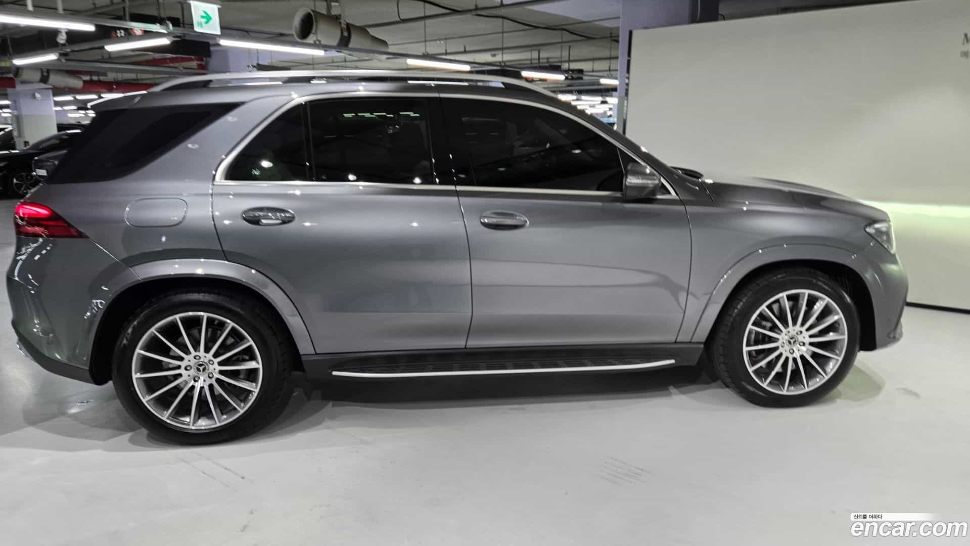 GLE-Class Mercedes-Benz 2025.5-INNER-009