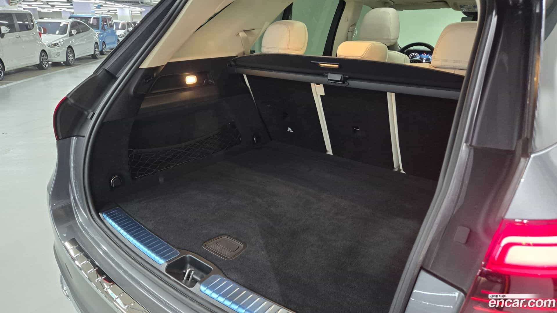 GLE-Class Mercedes-Benz 2025.5-INNER-010