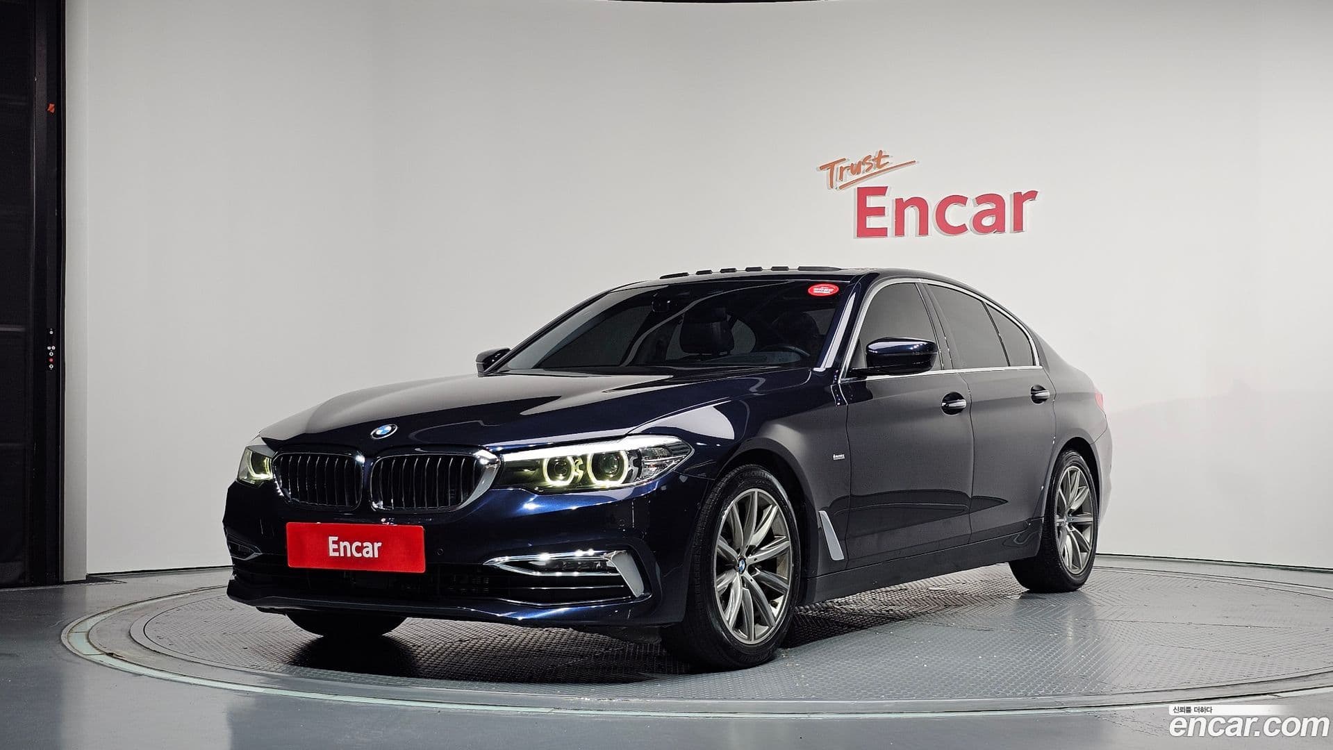 Main__Slider__Photo:5-Series BMW 2018.10-0