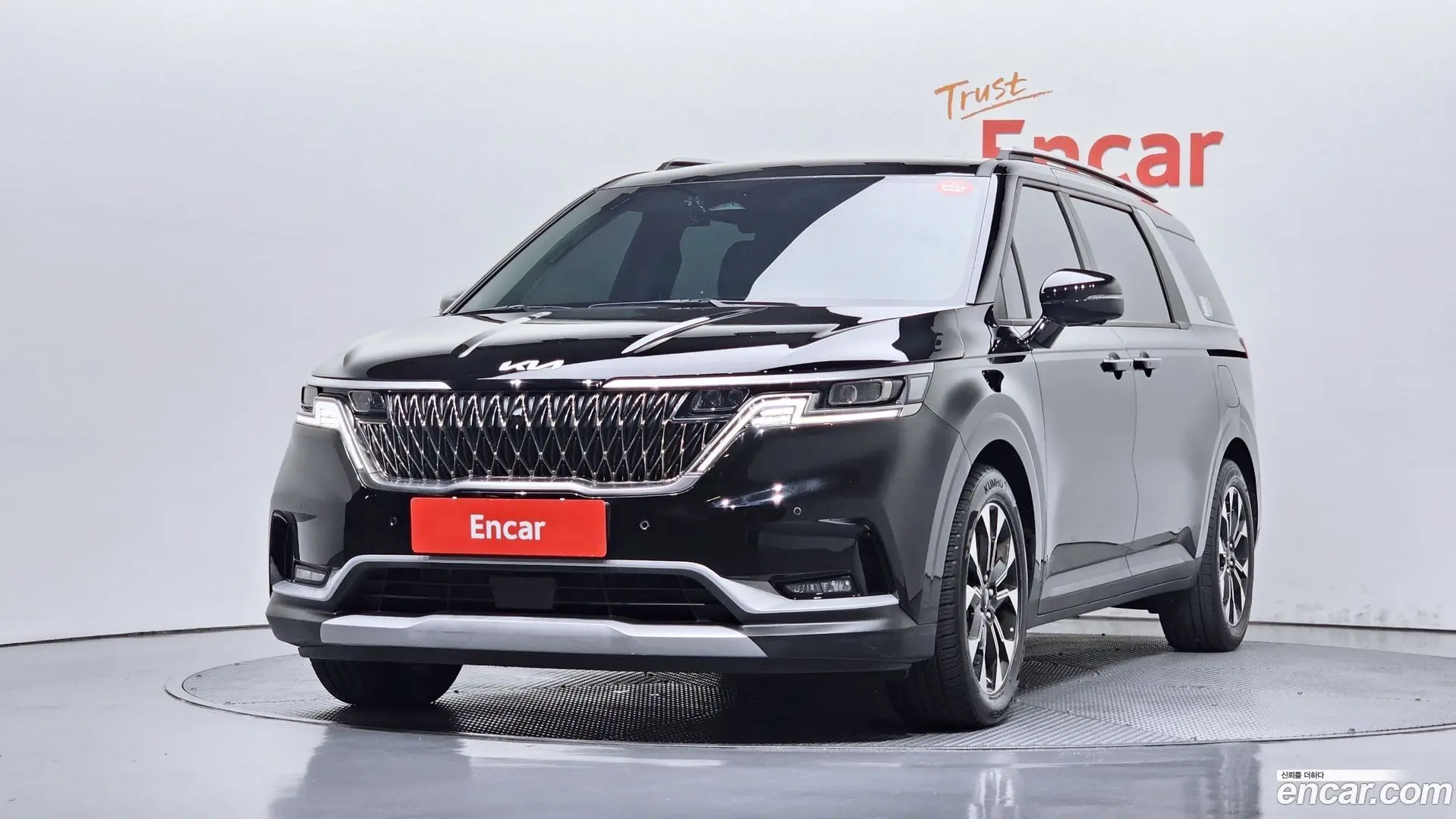 Main__Slider__Photo:Canival Kia 2023.10-0