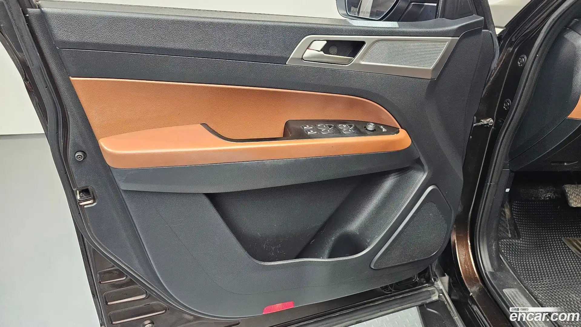 Rexton KG Mobility 2019.0-INNER-034