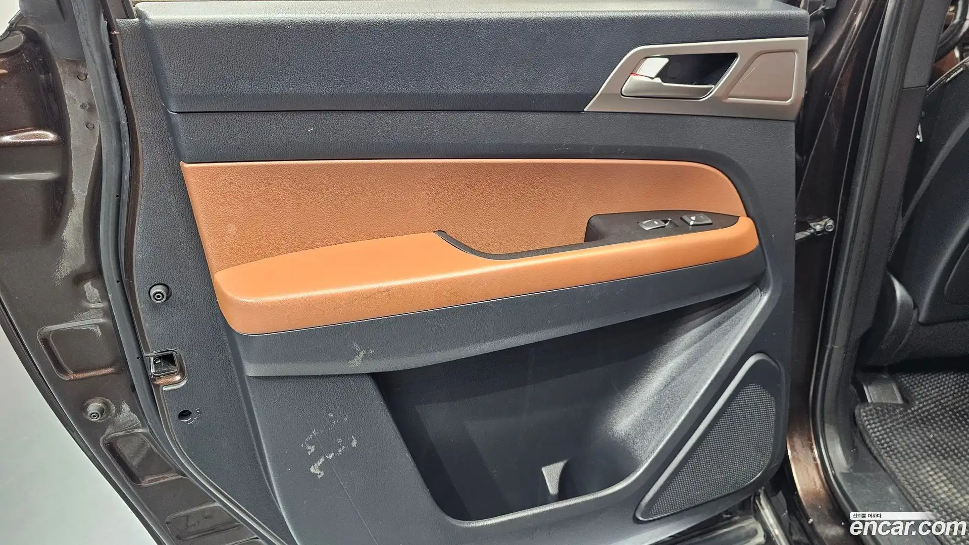 Rexton KG Mobility 2019.0-INNER-035