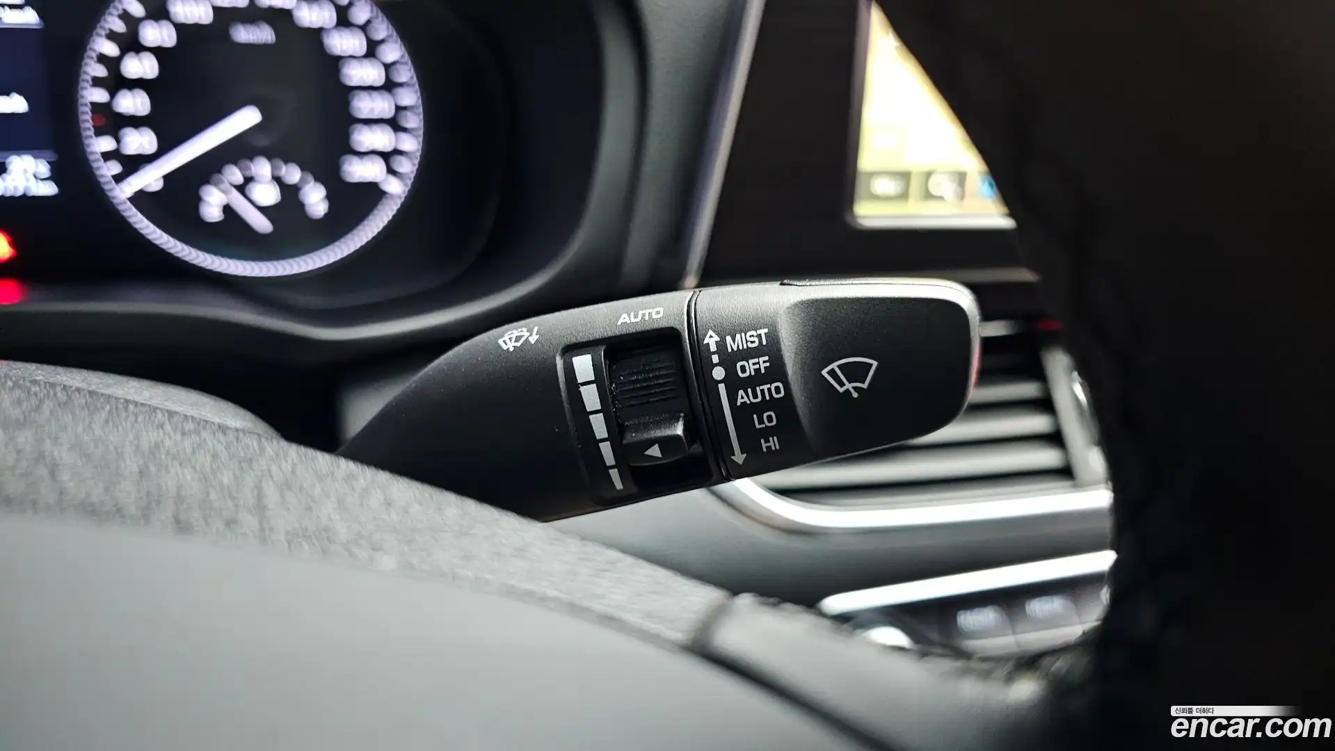 Grandeur Hyundai 2017.0-OPTION-041