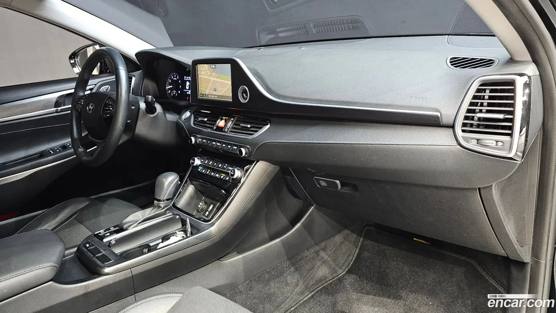 Grandeur Hyundai 2017.0-OPTION-042