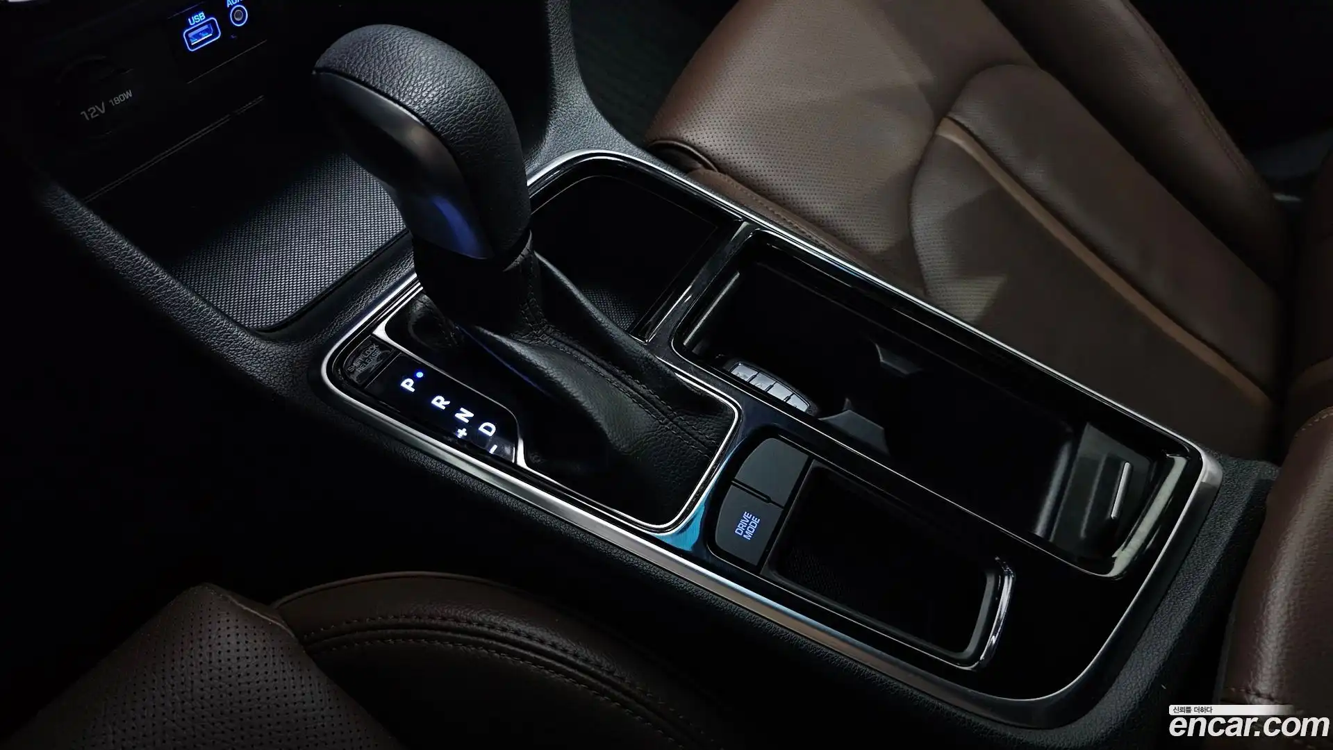 Sonata Hyundai 2018.2-INNER-009