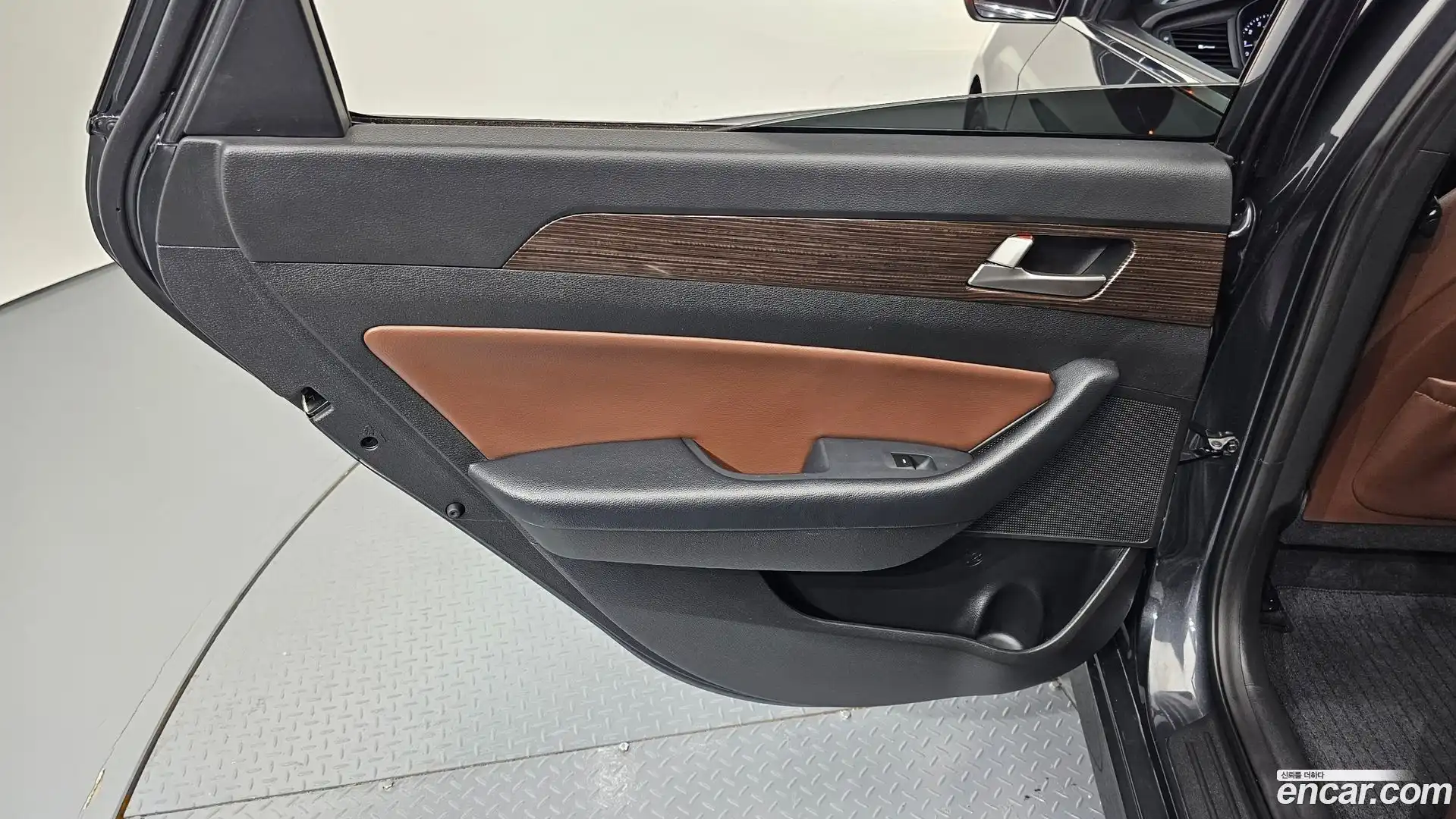 Sonata Hyundai 2018.2-INNER-035