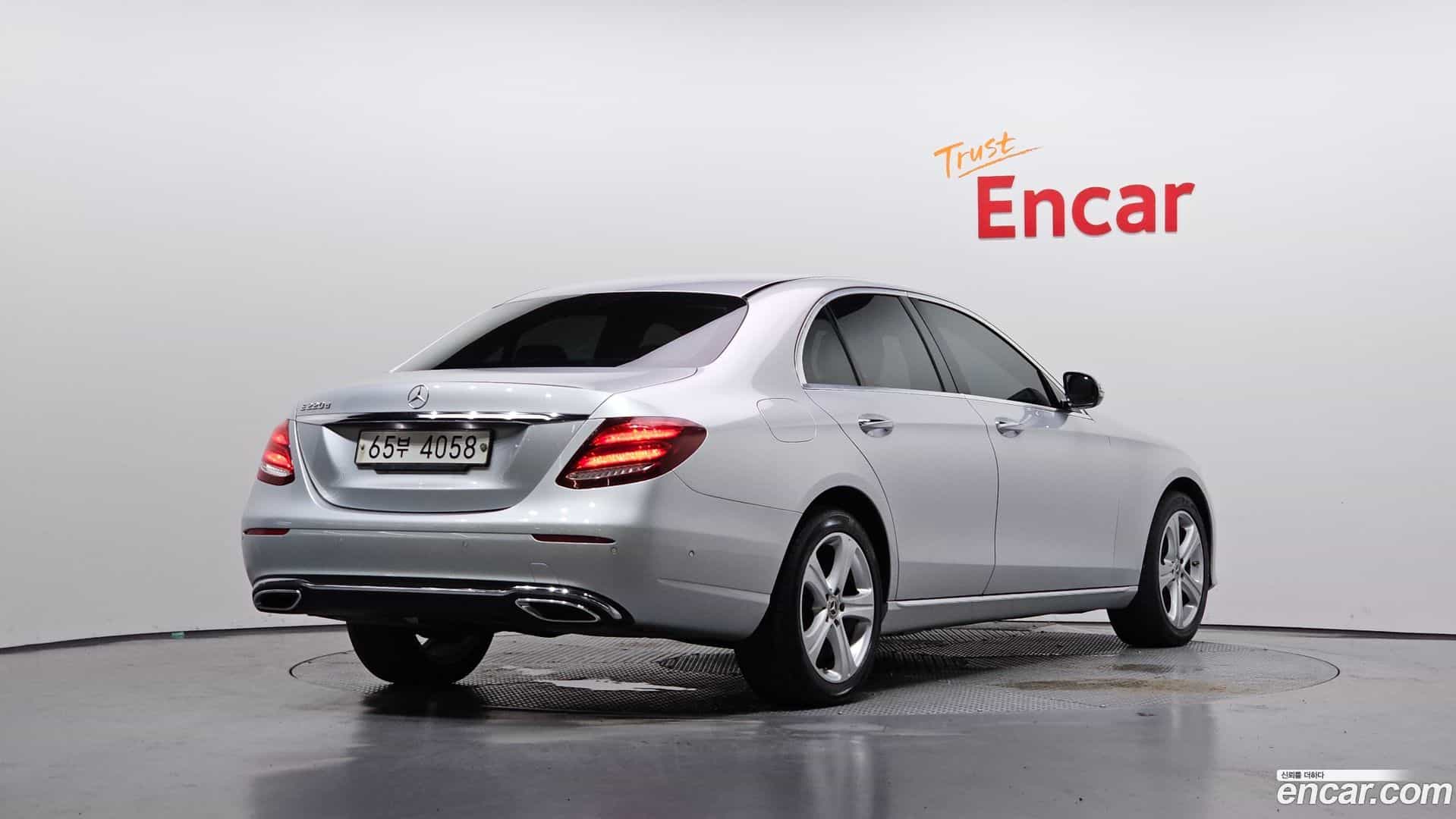 E-Class Mercedes-Benz 2017.6-OUTER-002