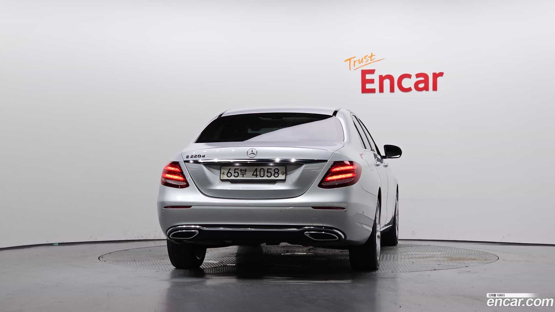 E-Class Mercedes-Benz 2017.6-OUTER-004