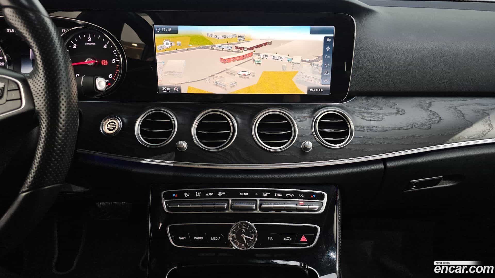 E-Class Mercedes-Benz 2017.6-OPTION-016
