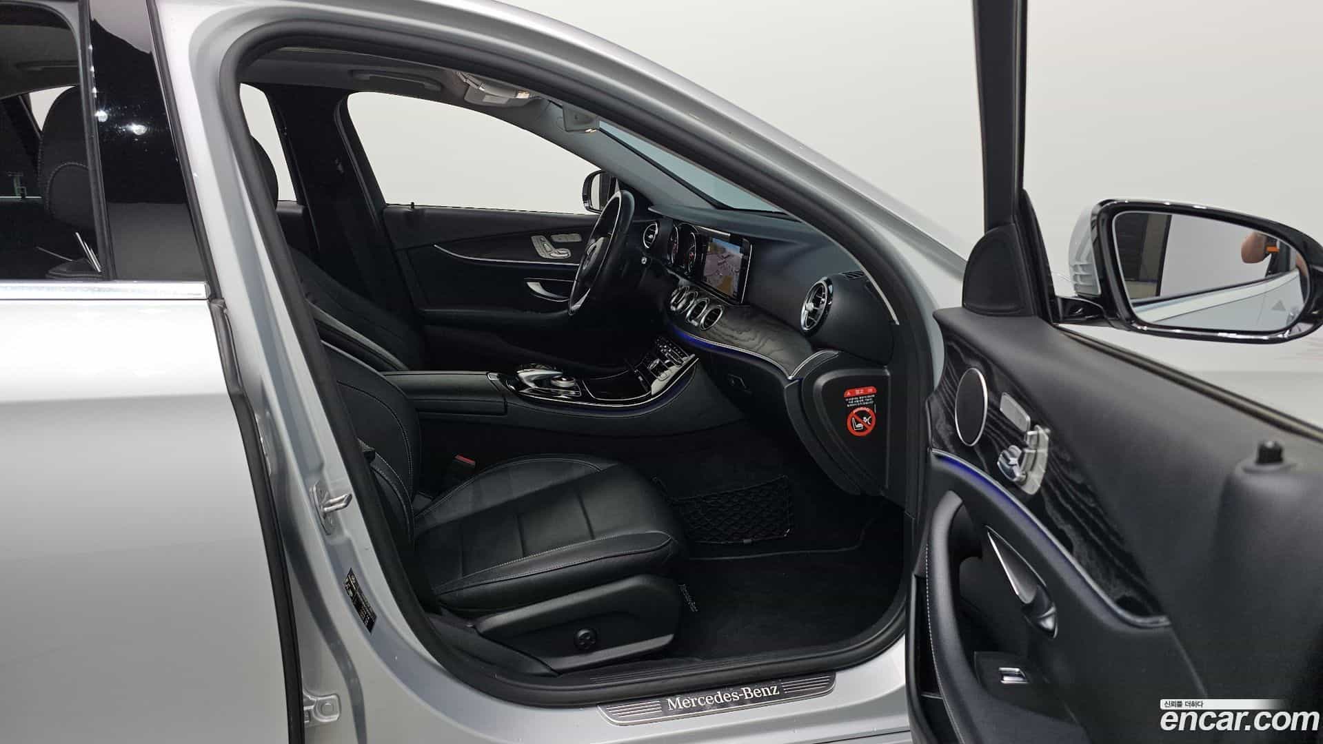 E-Class Mercedes-Benz 2017.6-OPTION-023