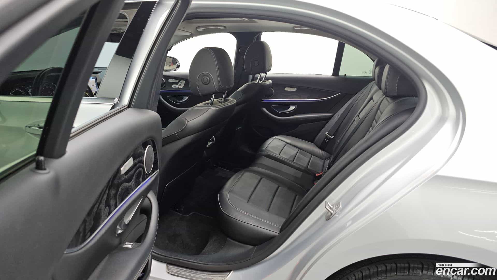 E-Class Mercedes-Benz 2017.6-OPTION-024