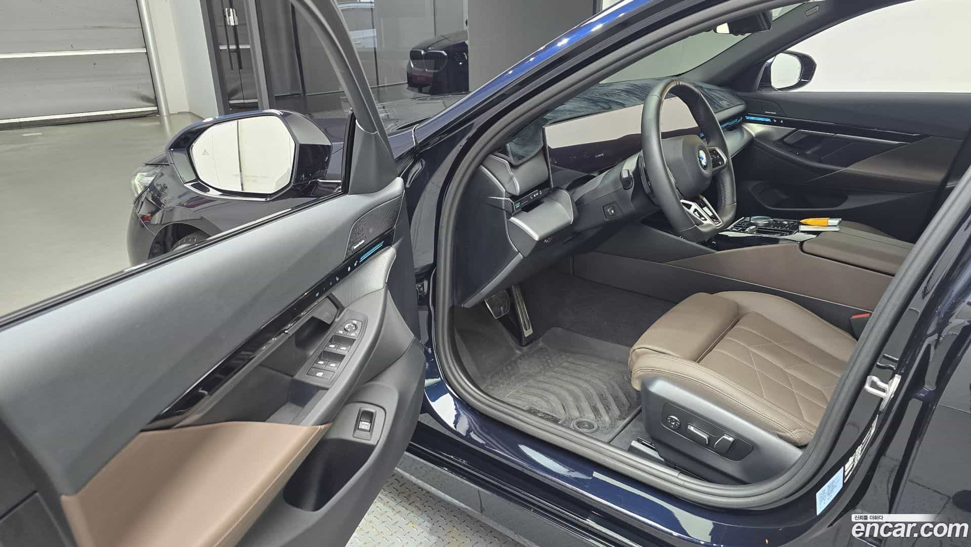 5-Series BMW 2023.10-INNER-010