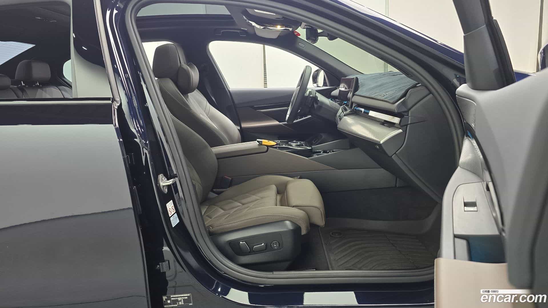 5-Series BMW 2023.10-INNER-036