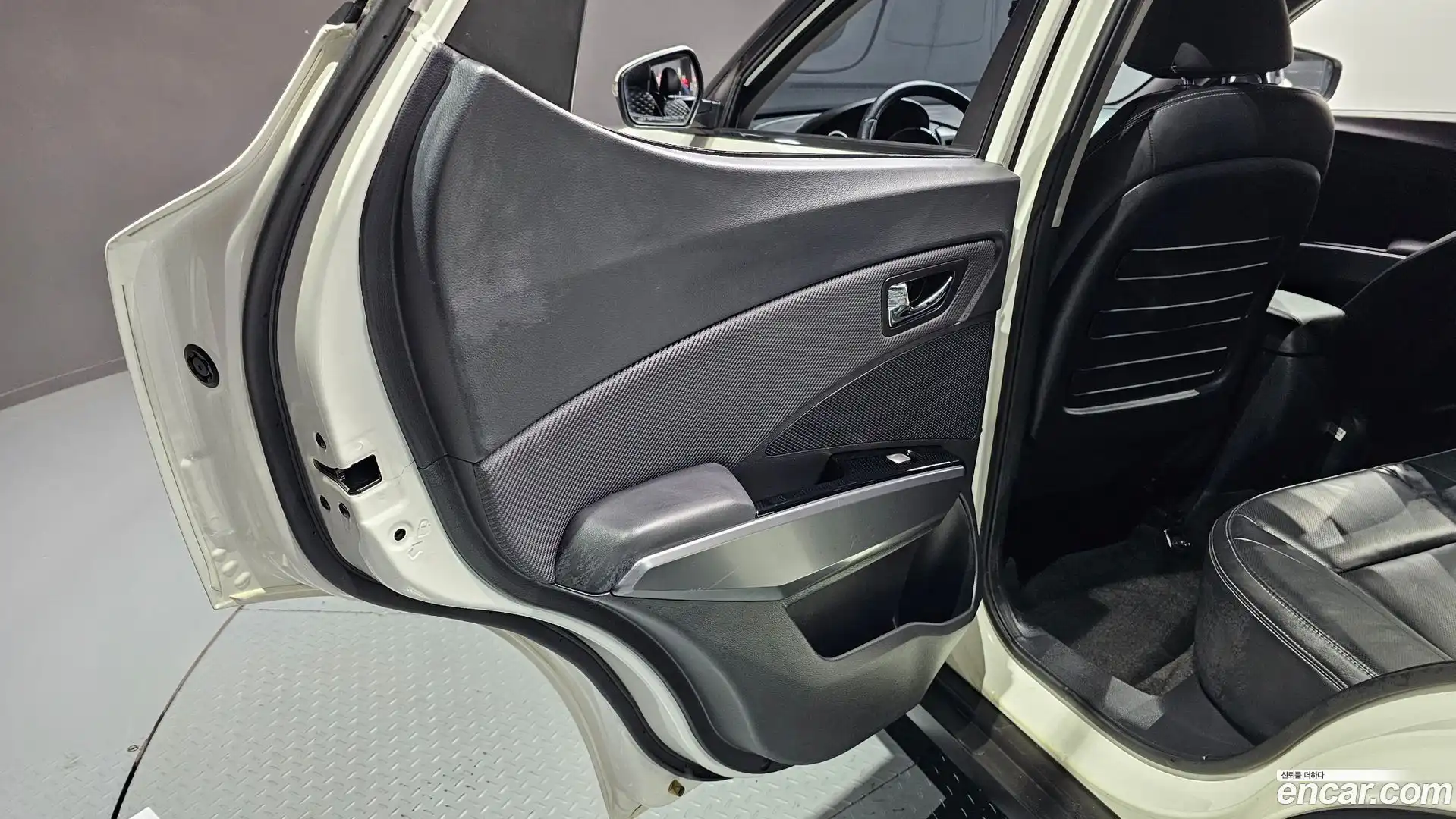 TIBOLI KG Mobility 2019.4-INNER-035