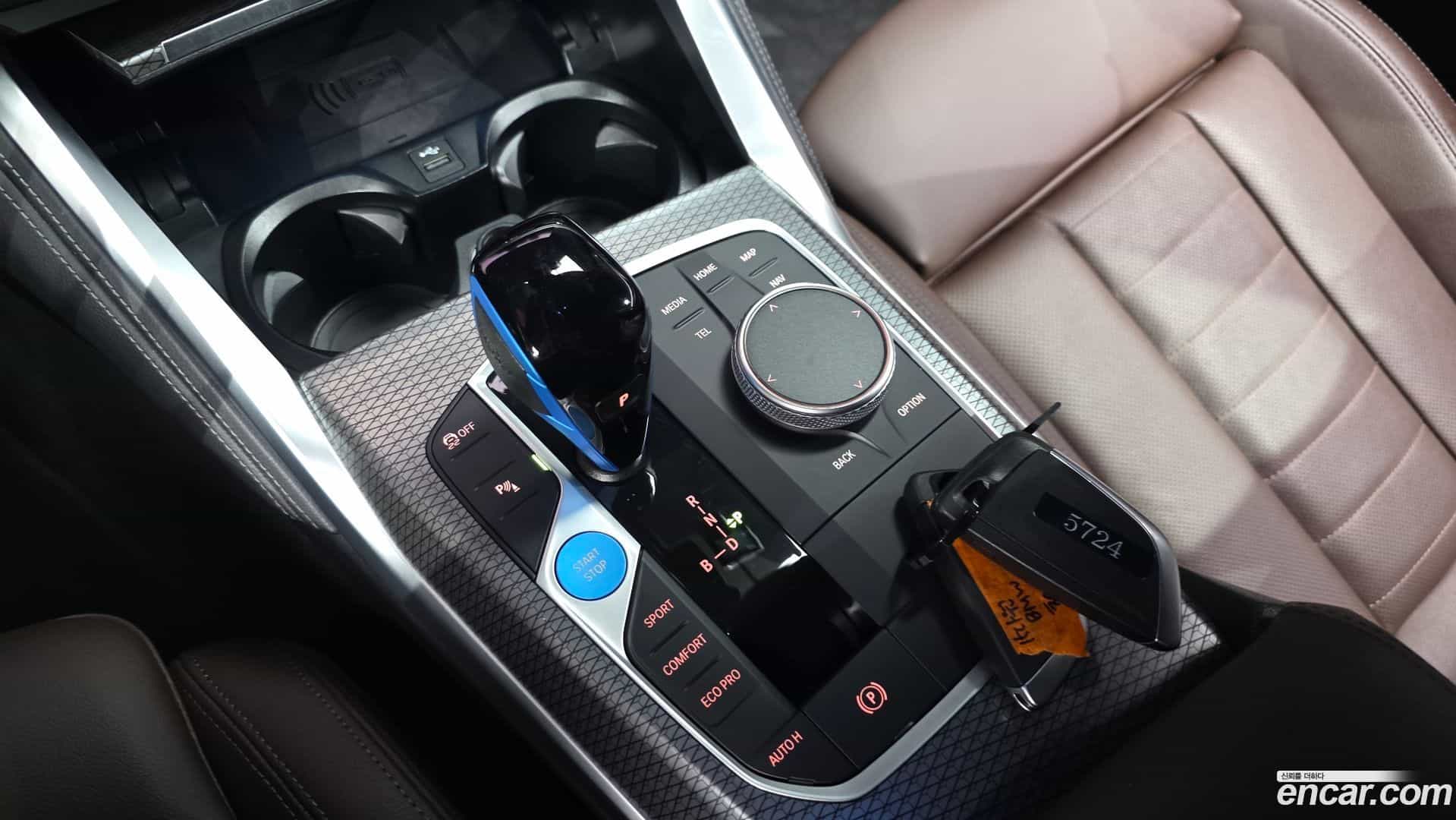 i4 BMW 2022.11-INNER-009