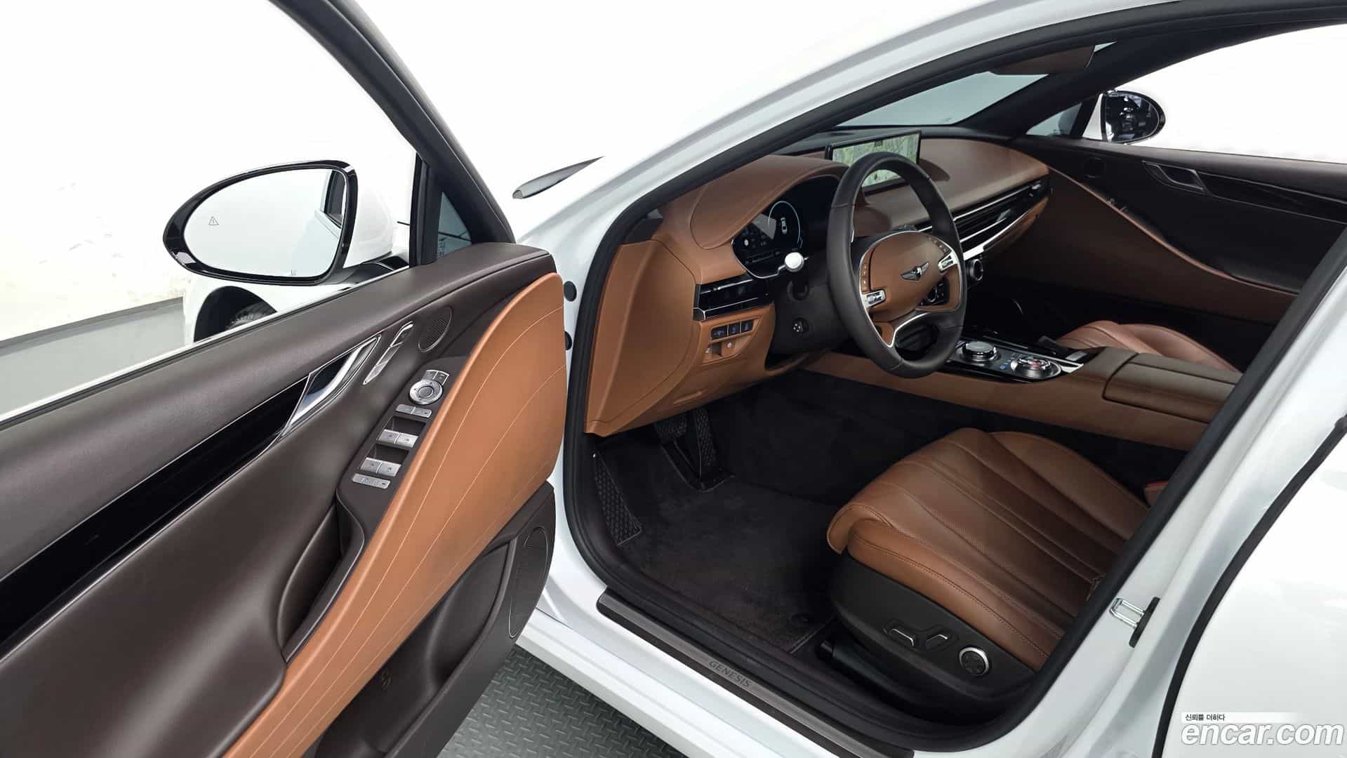 G80 Genesis 2023.2-INNER-010