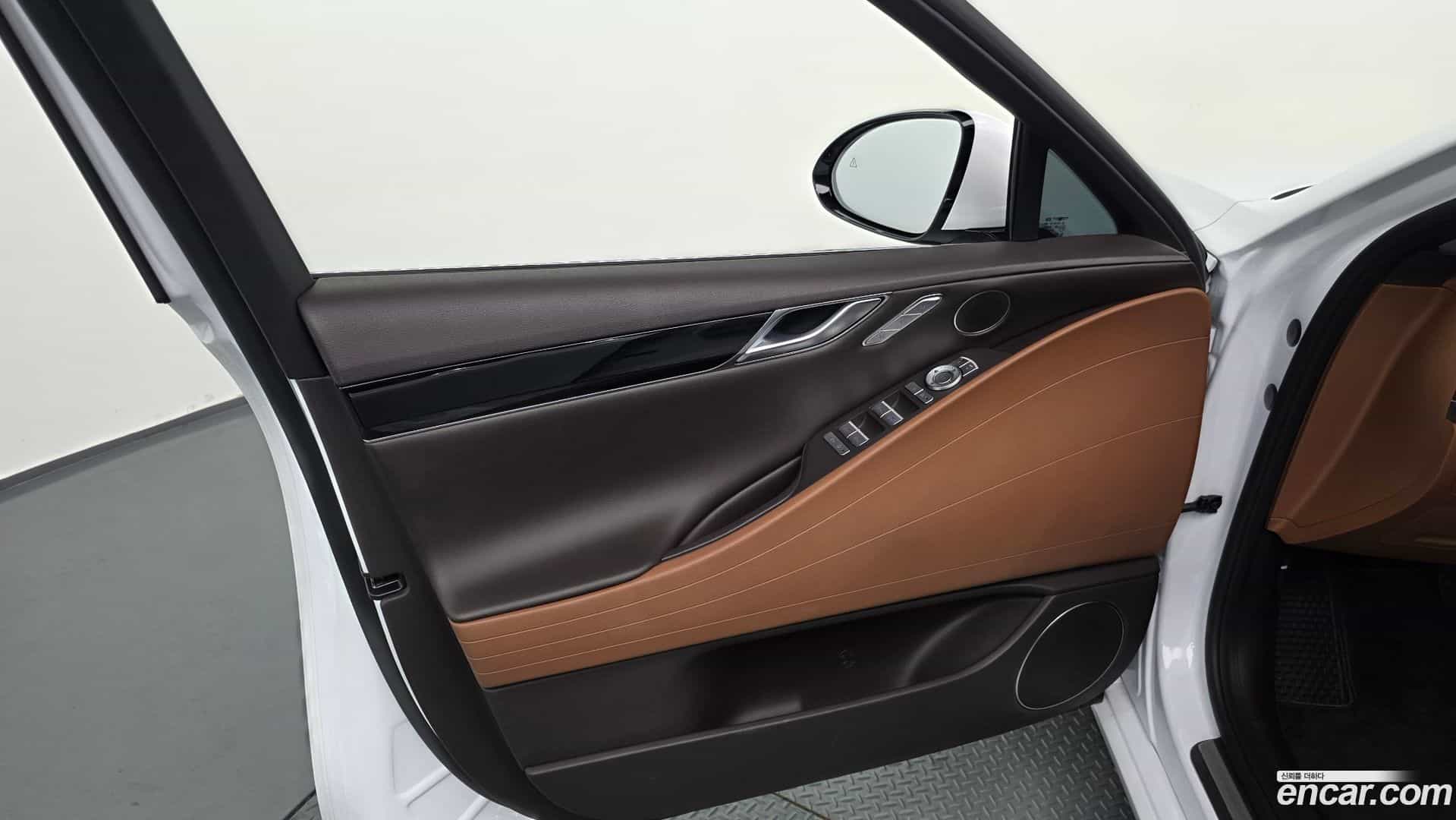 G80 Genesis 2023.2-INNER-034