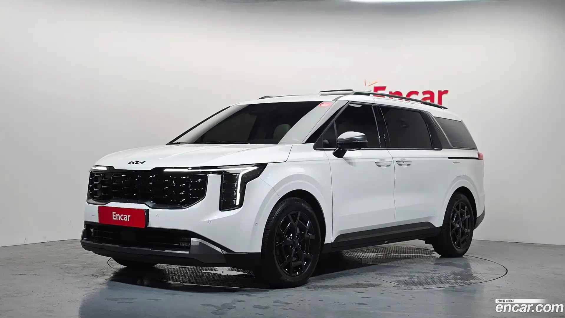 Canival Kia 2025.10-OUTER-001