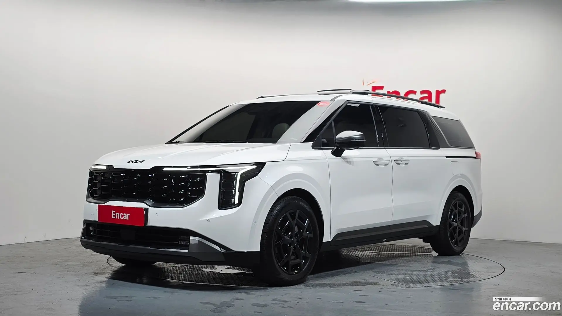 Main__Slider__Photo:Canival Kia 2025.10-0