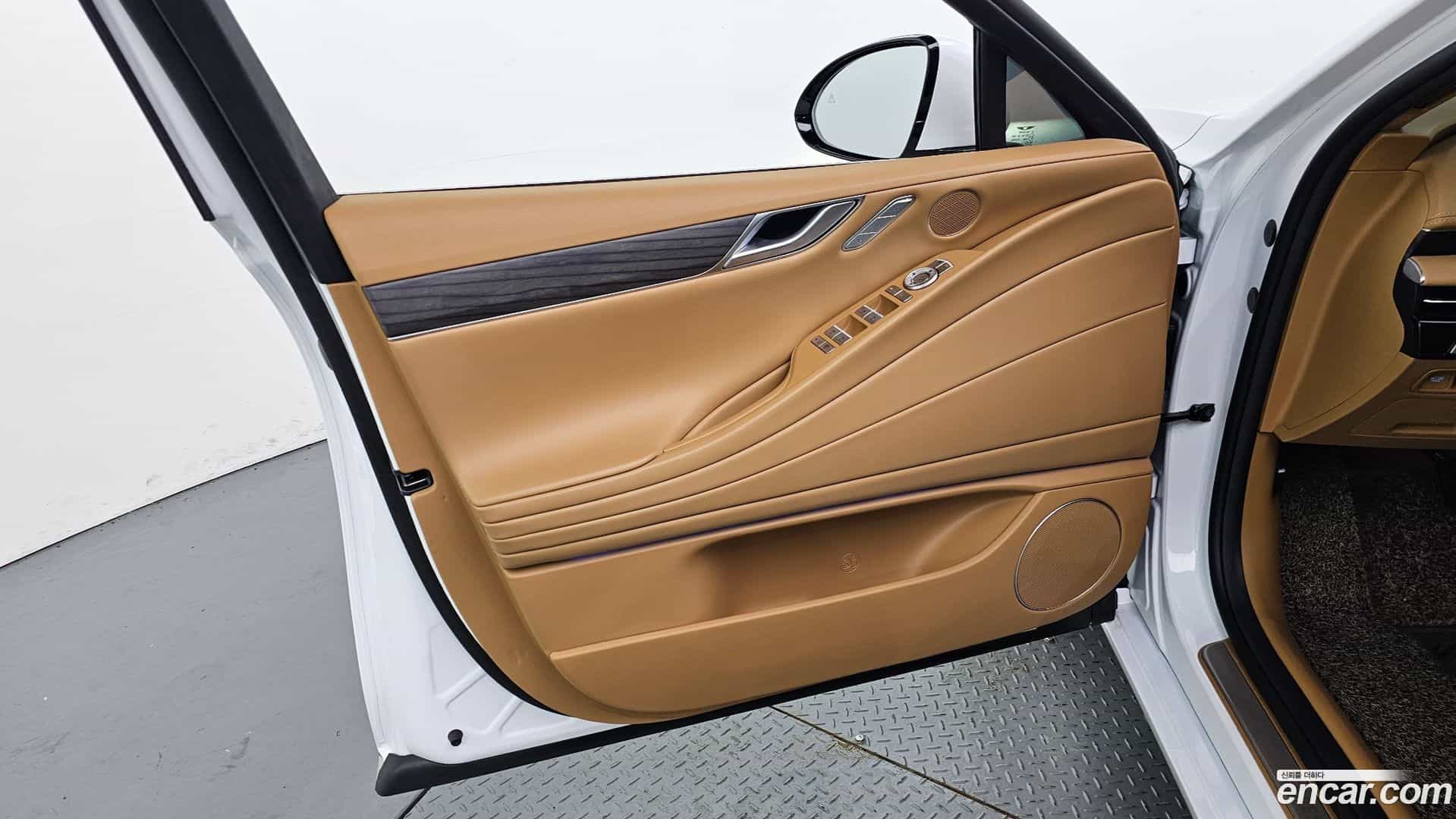 G80 Genesis 2025.9-INNER-034