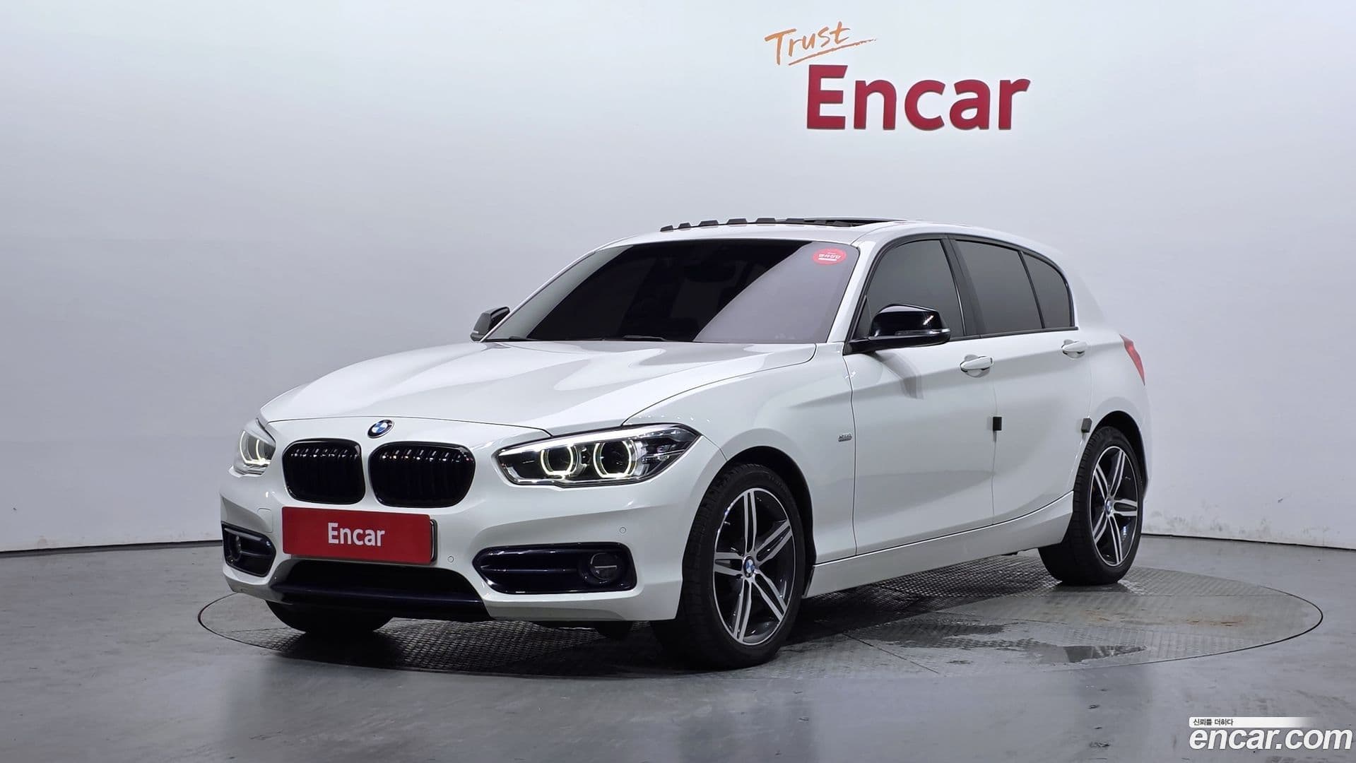 Main__Slider__Photo:1-Series BMW 2017.1-0
