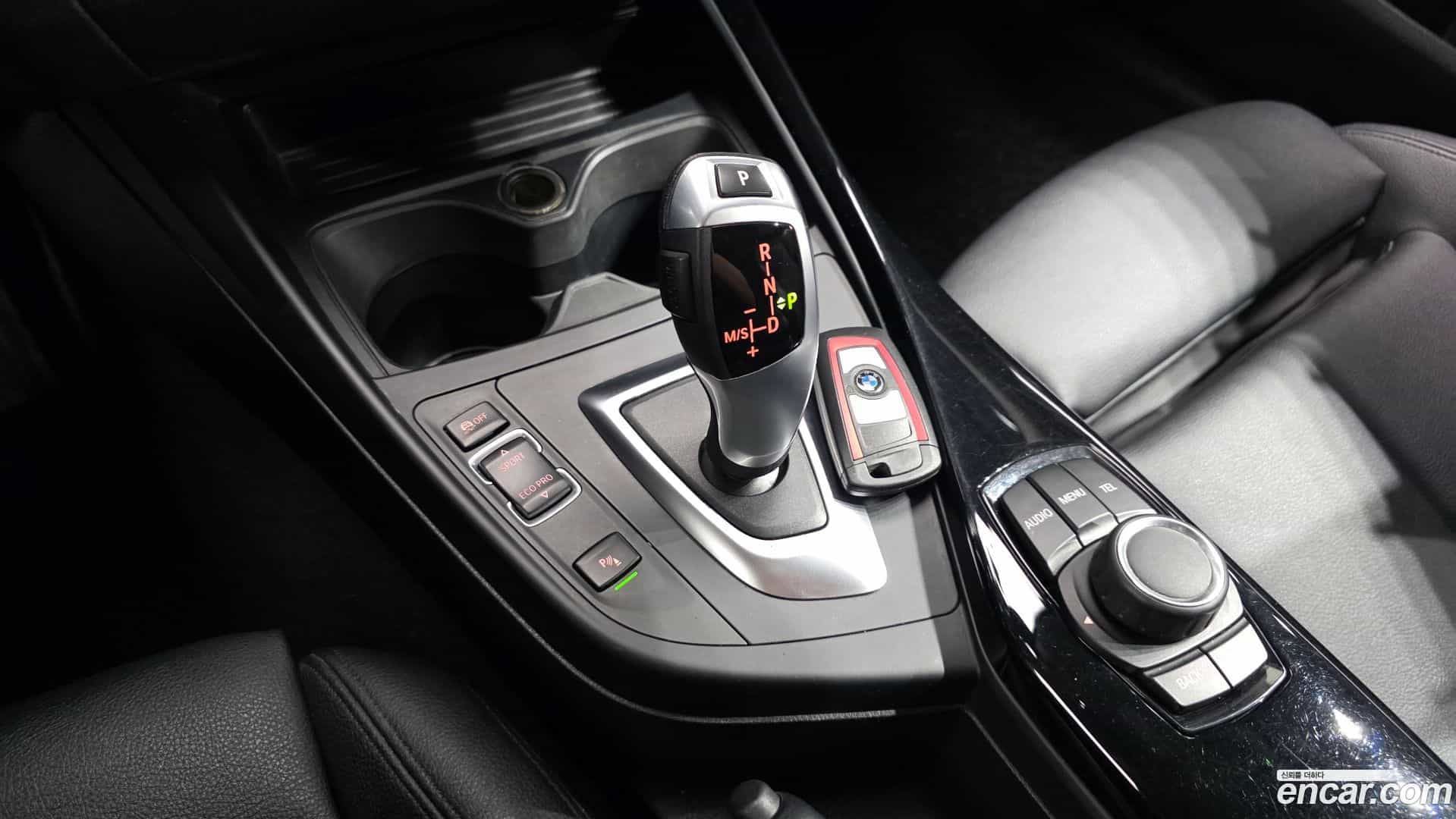 1-Series BMW 2017.1-INNER-009