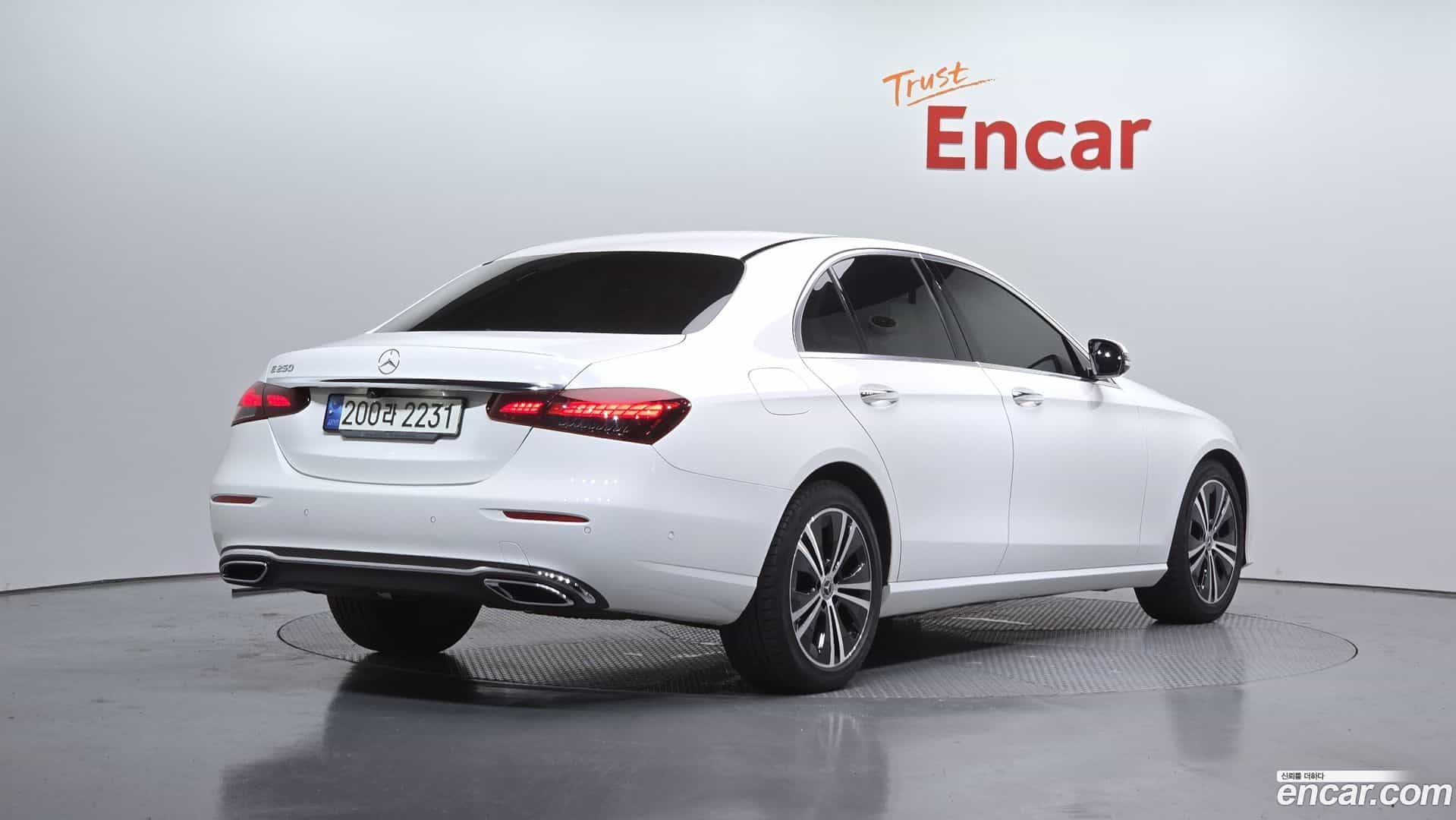 E-Class Mercedes-Benz 2021.4-OUTER-002