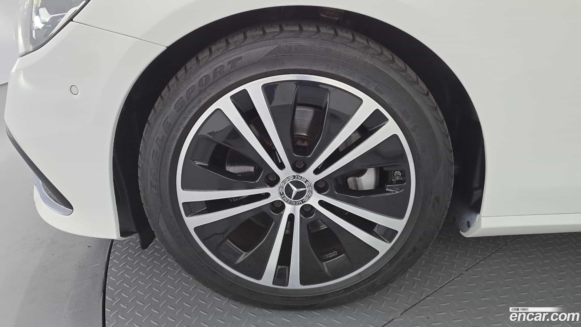 E-Class Mercedes-Benz 2021.4-OUTER-005