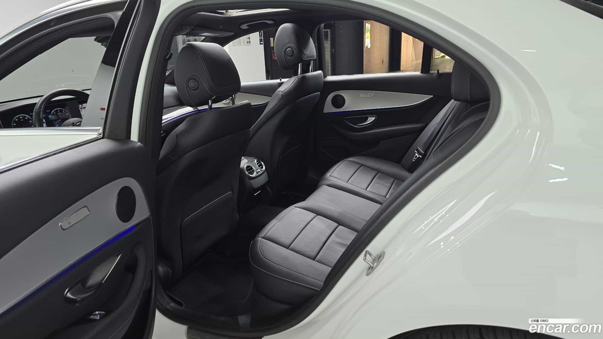 E-Class Mercedes-Benz 2021.4-OPTION-015