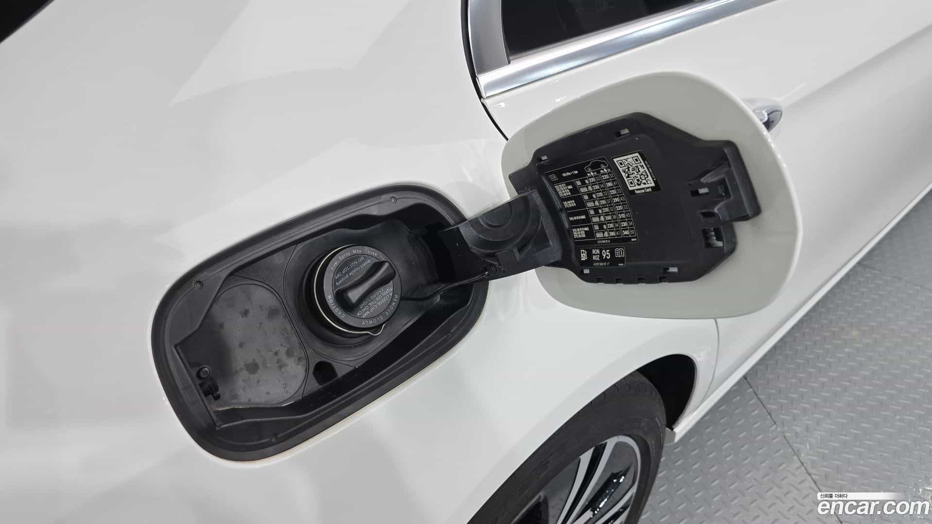 E-Class Mercedes-Benz 2021.4-OPTION-016