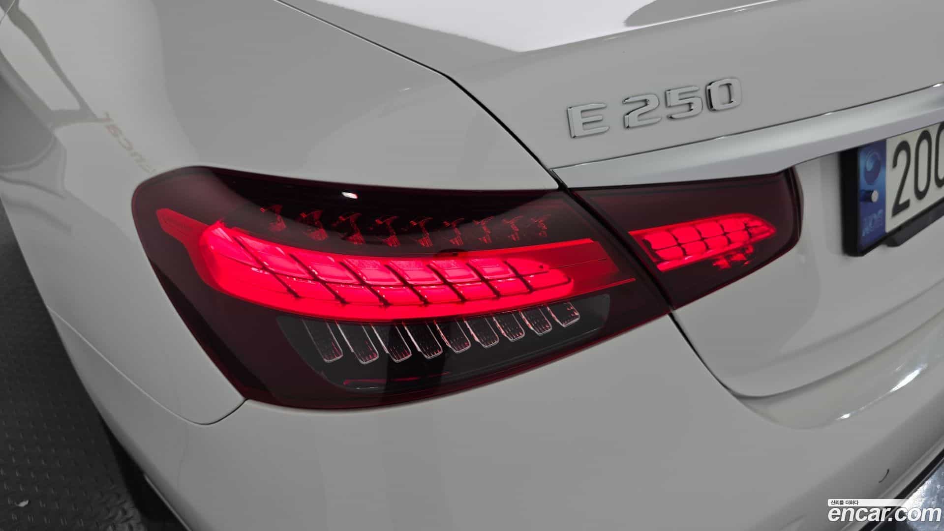 E-Class Mercedes-Benz 2021.4-OUTER-033