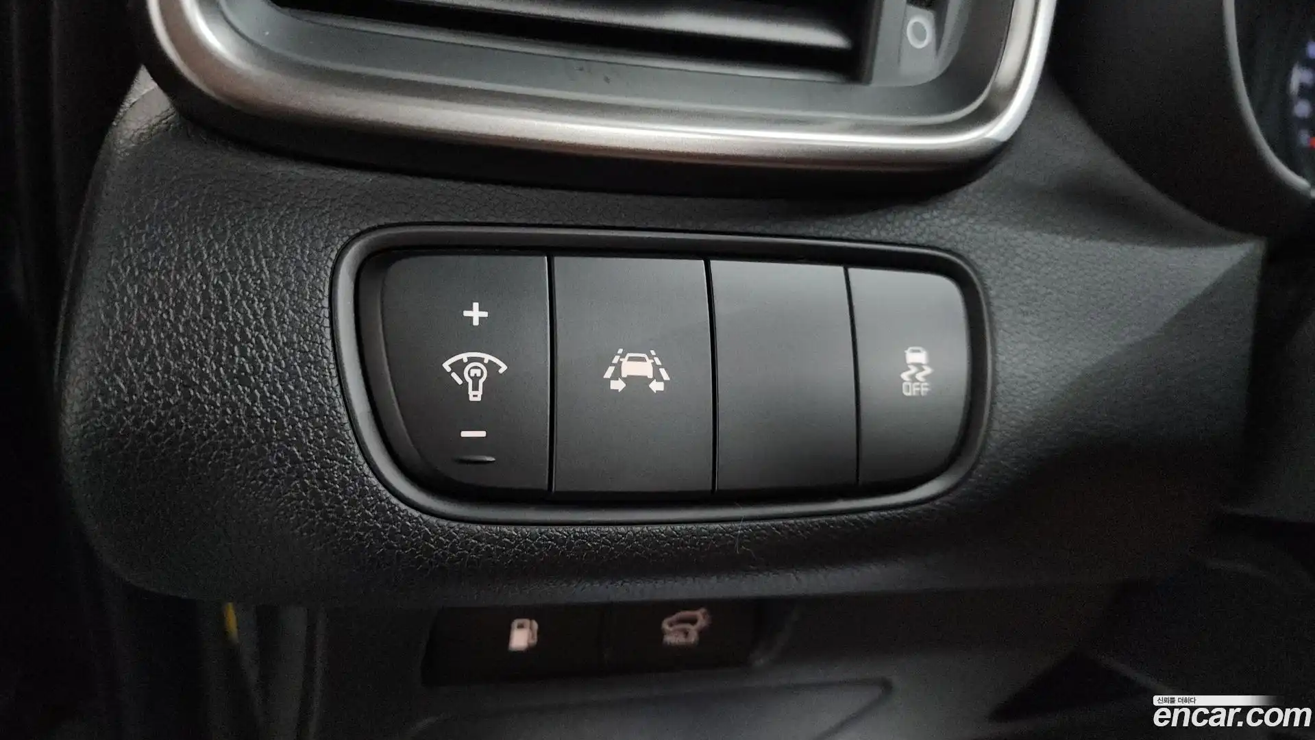Sorento Kia 2018.0-OPTION-043