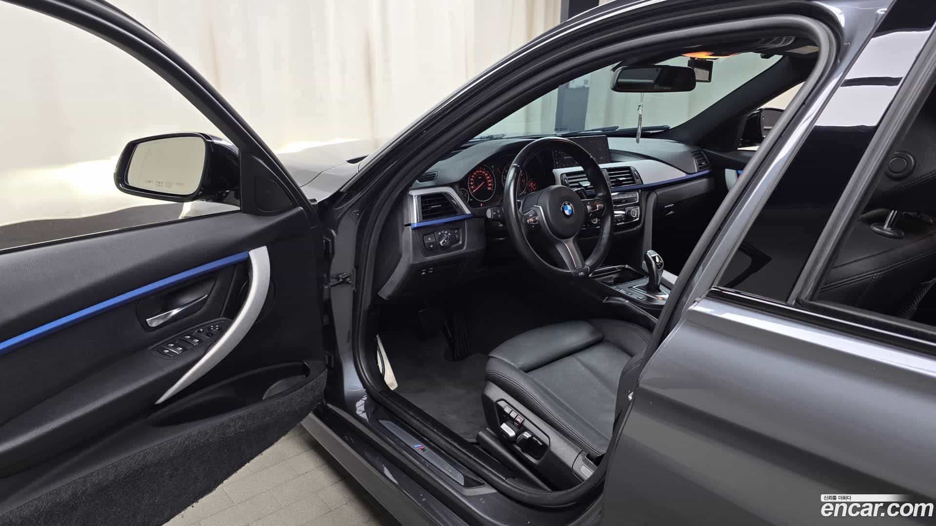 3-Series BMW 2018.1-INNER-010