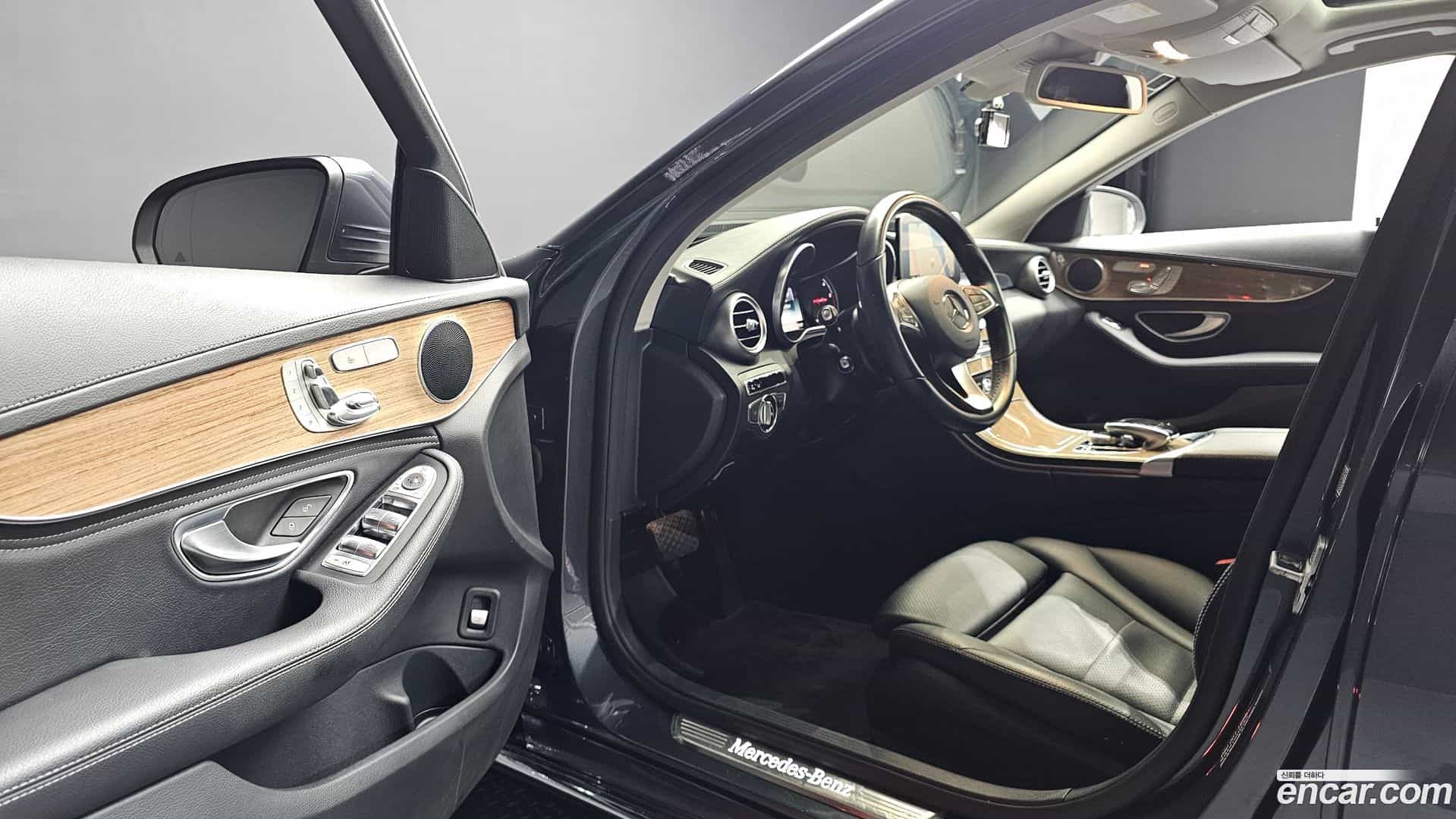 C-Class Mercedes-Benz 2014.11-INNER-010