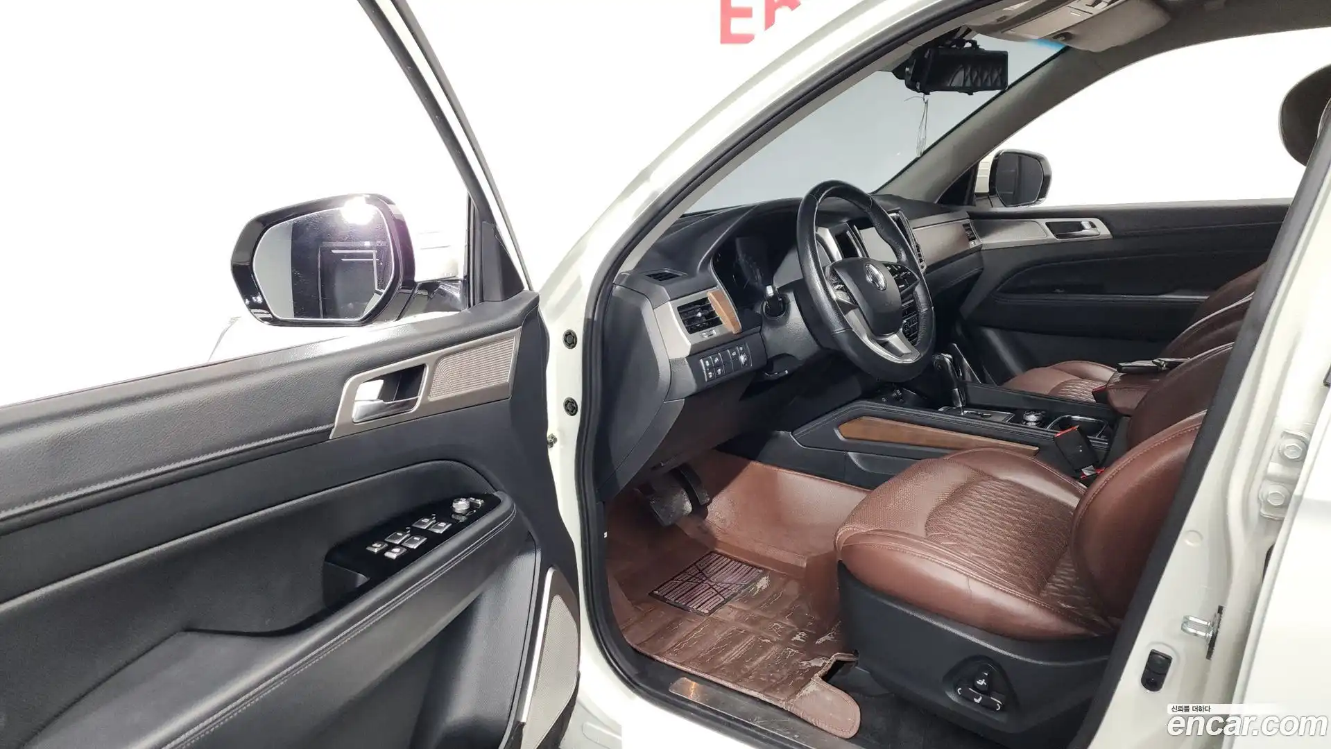 Rexton KG Mobility 2017.8-INNER-010