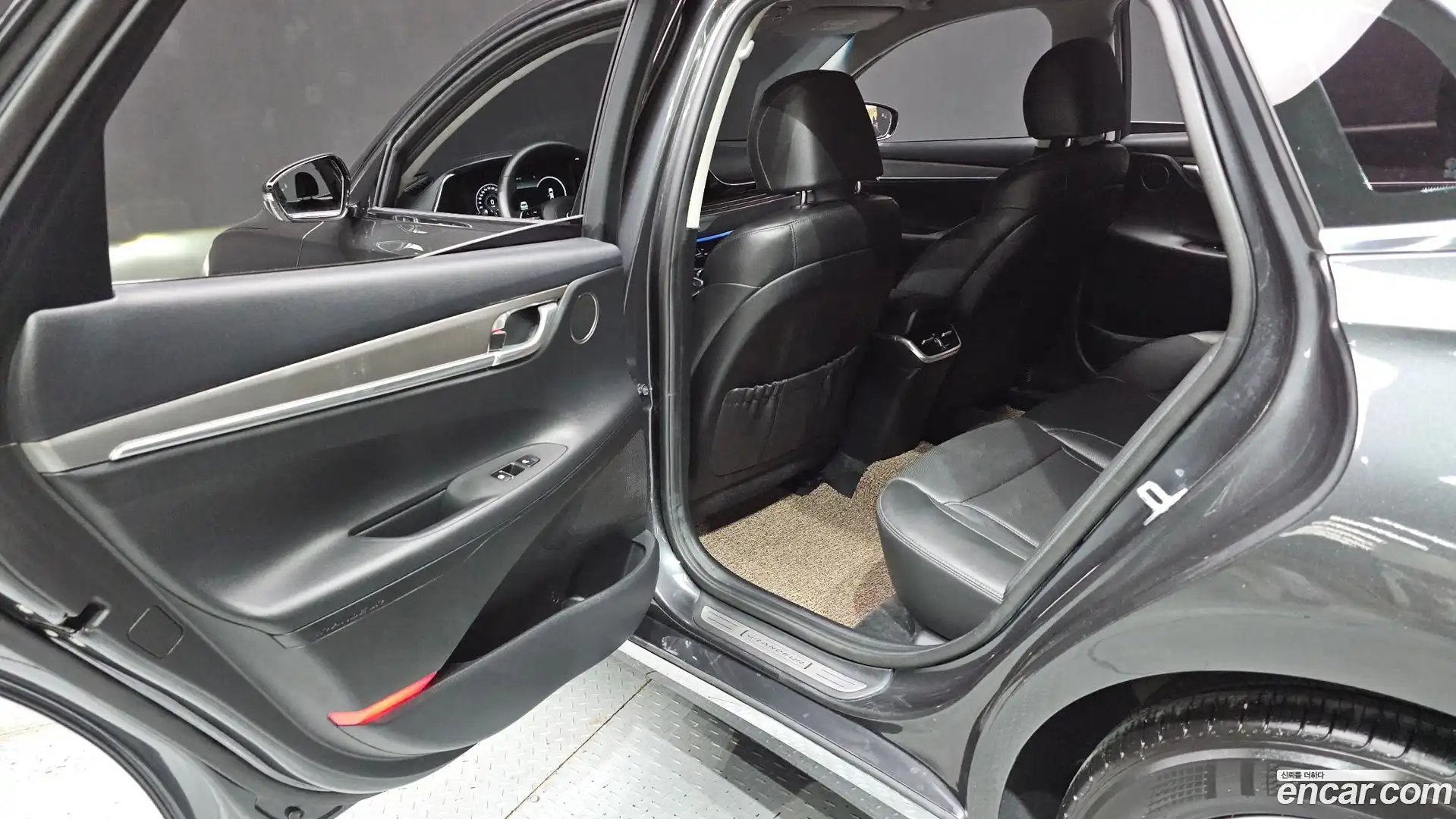 Grandeur Hyundai 2021.4-OPTION-016