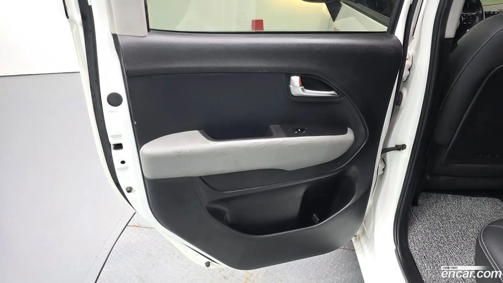 RAY Kia 2023.0-INNER-035