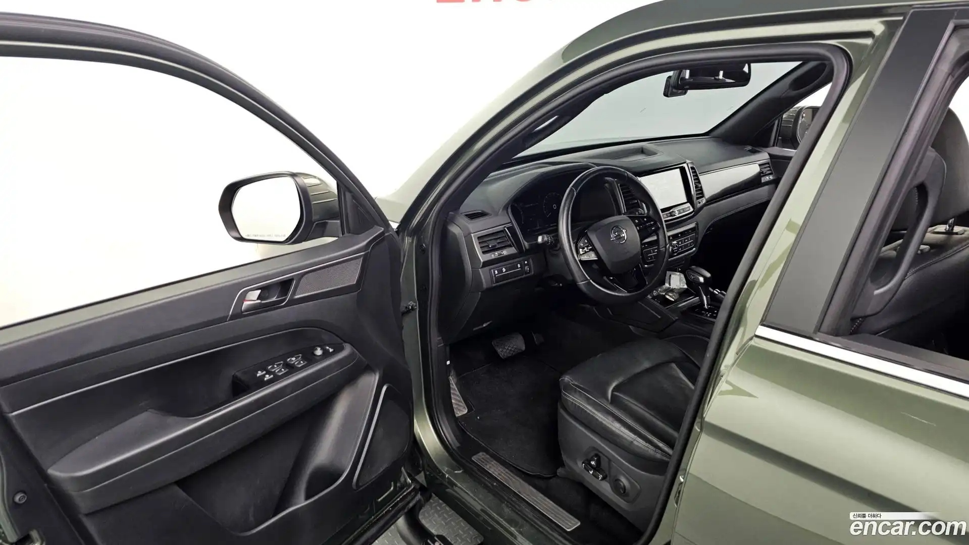 Rexton KG Mobility 2022.6-INNER-010