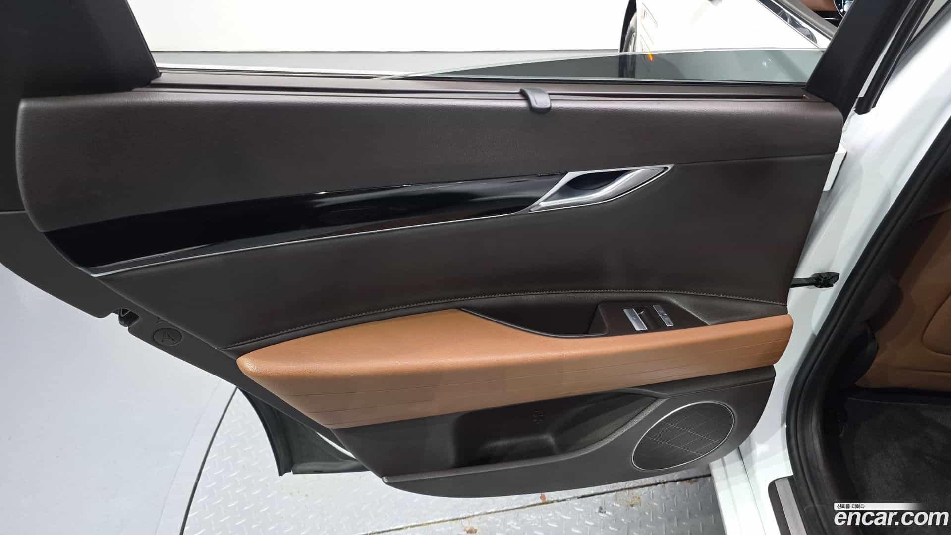 G80 Genesis 2021.8-INNER-035