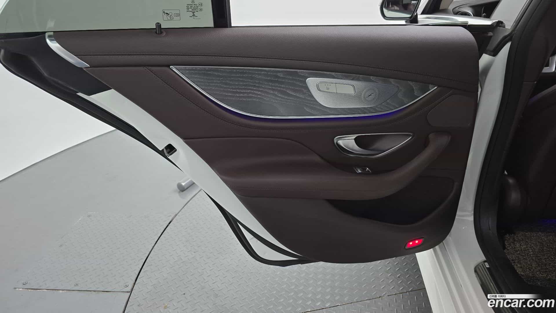 CLS-Class Mercedes-Benz 2021.4-INNER-035