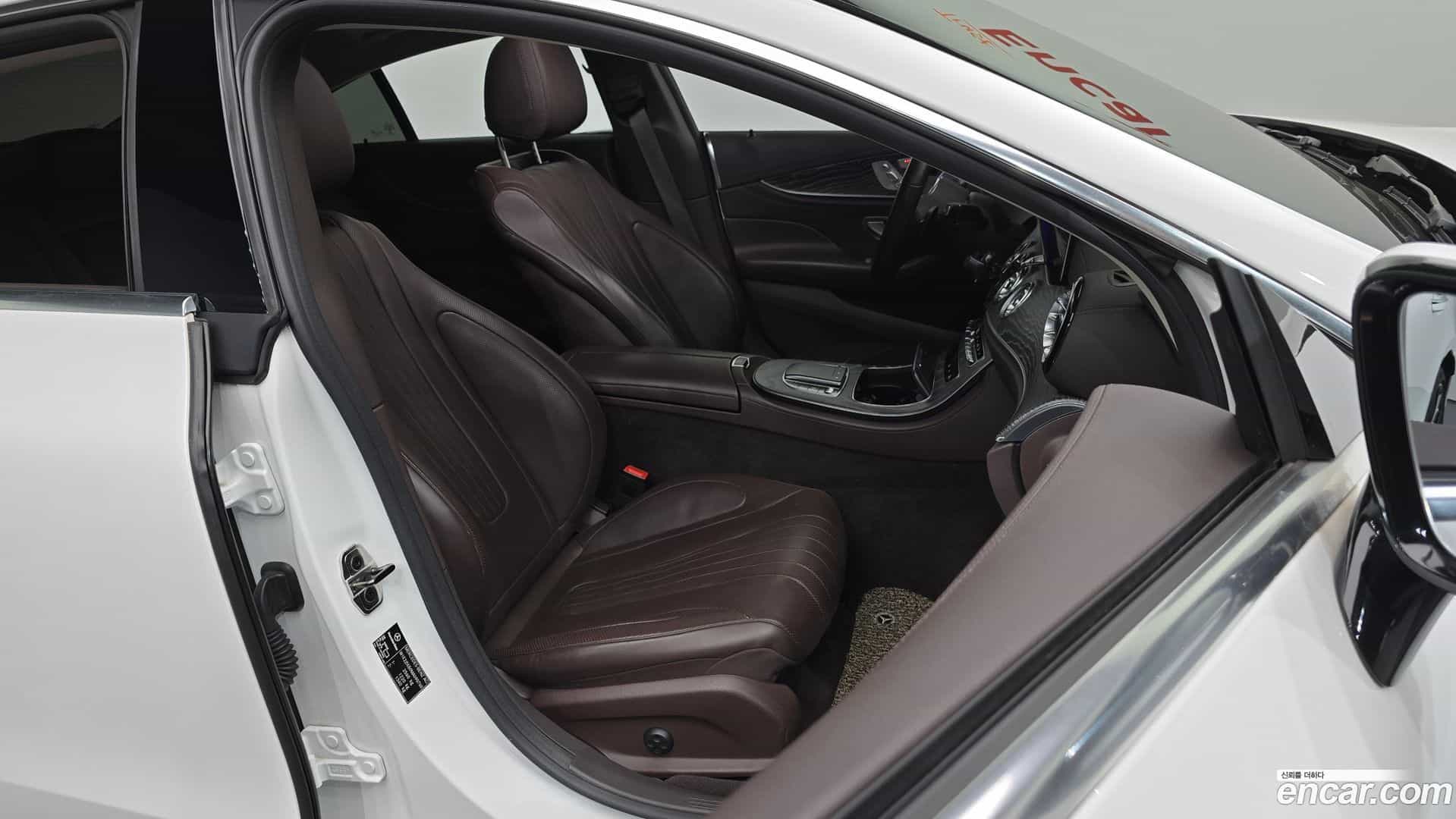 CLS-Class Mercedes-Benz 2021.4-INNER-036