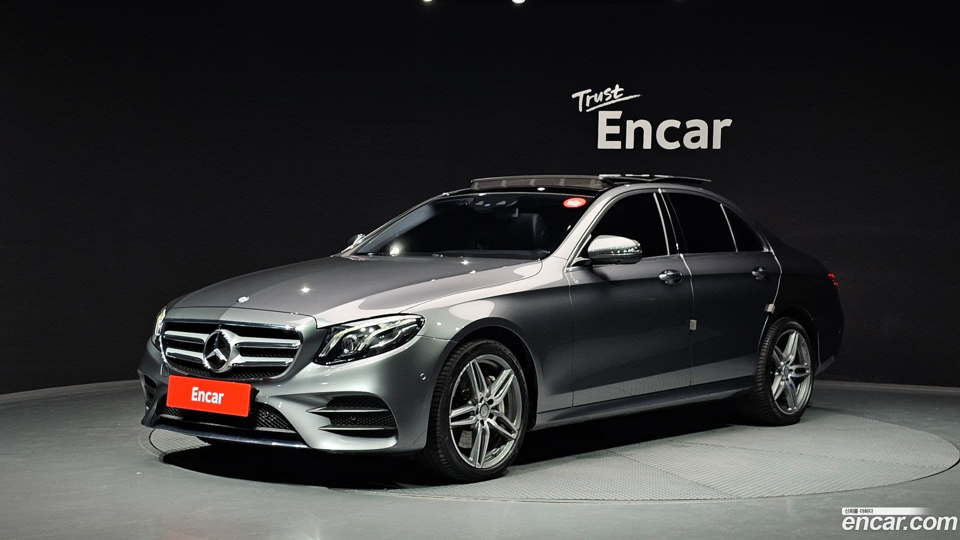Main__Slider__Photo:E-Class Mercedes-Benz 2017.3-0