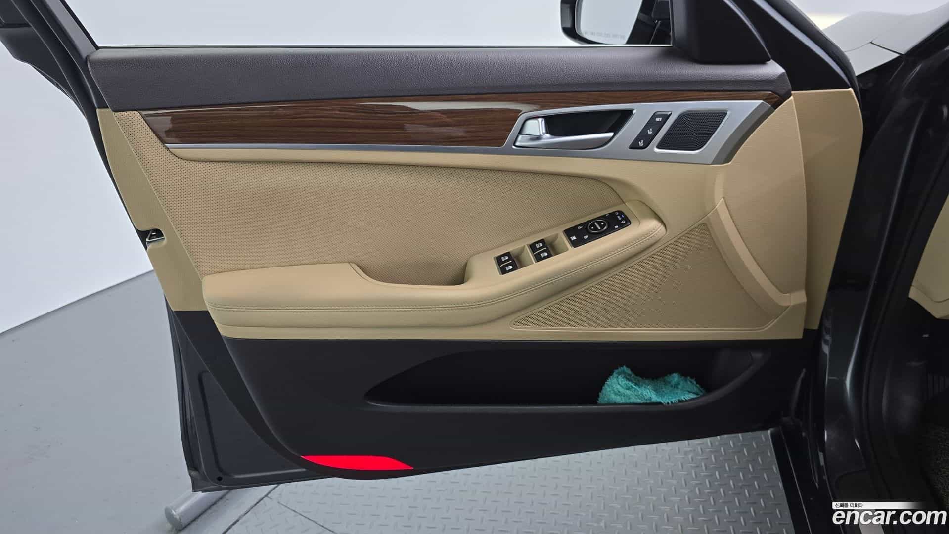 G80 Genesis 2017.4-INNER-034