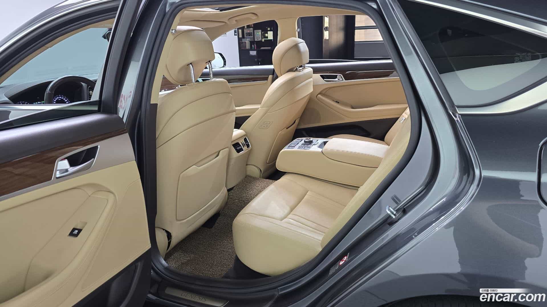 G80 Genesis 2017.4-INNER-036
