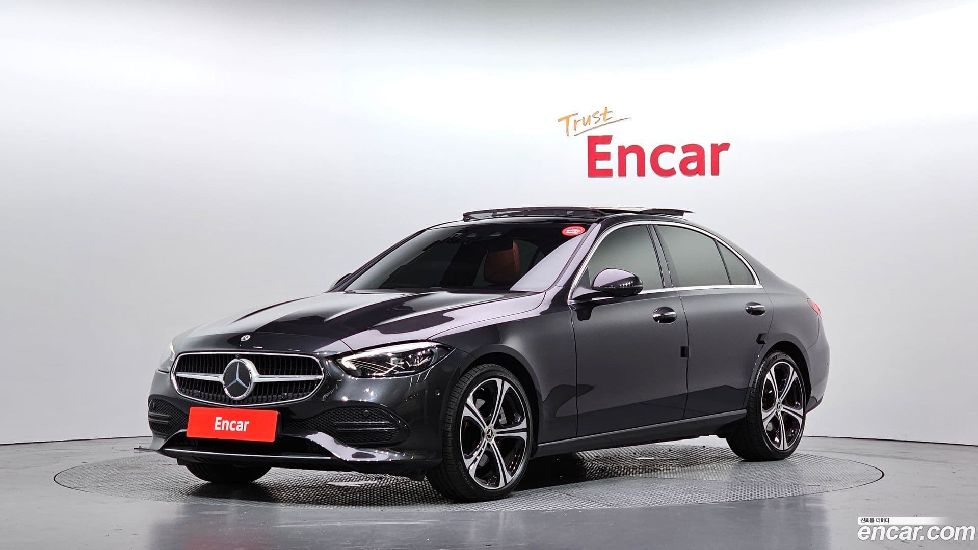 Main__Slider__Photo:C-Class Mercedes-Benz 2023.8-0