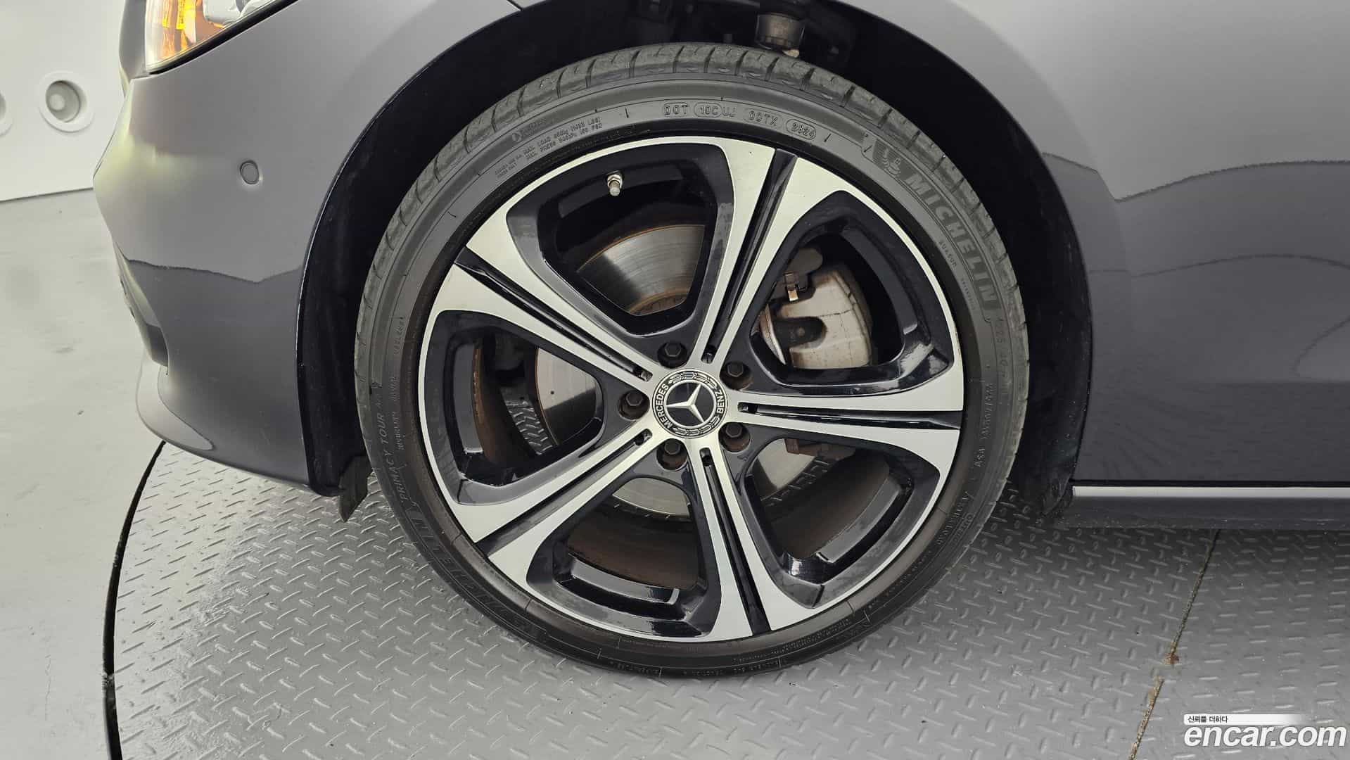 C-Class Mercedes-Benz 2023.8-OUTER-005