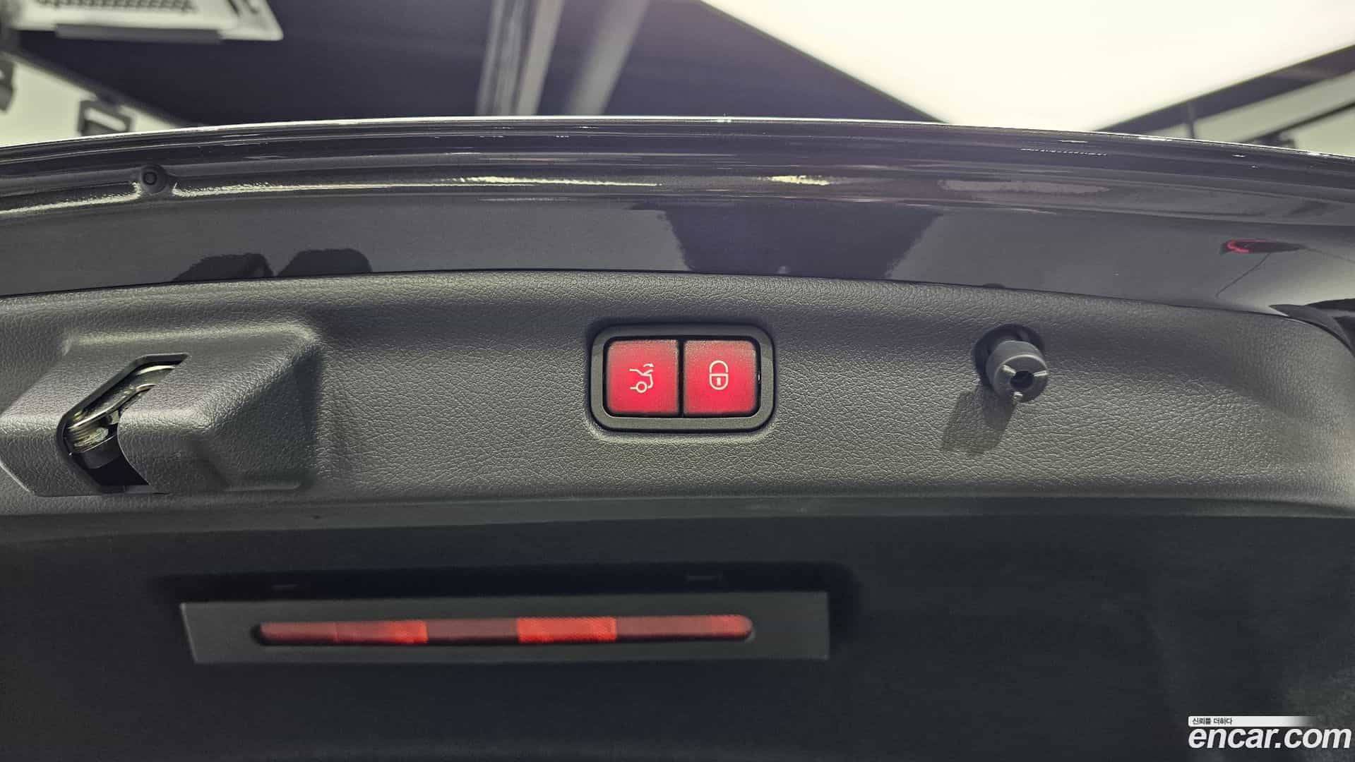 C-Class Mercedes-Benz 2023.8-OPTION-024