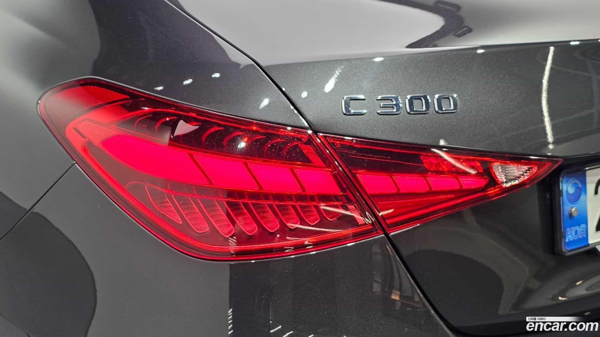 C-Class Mercedes-Benz 2023.8-OUTER-033