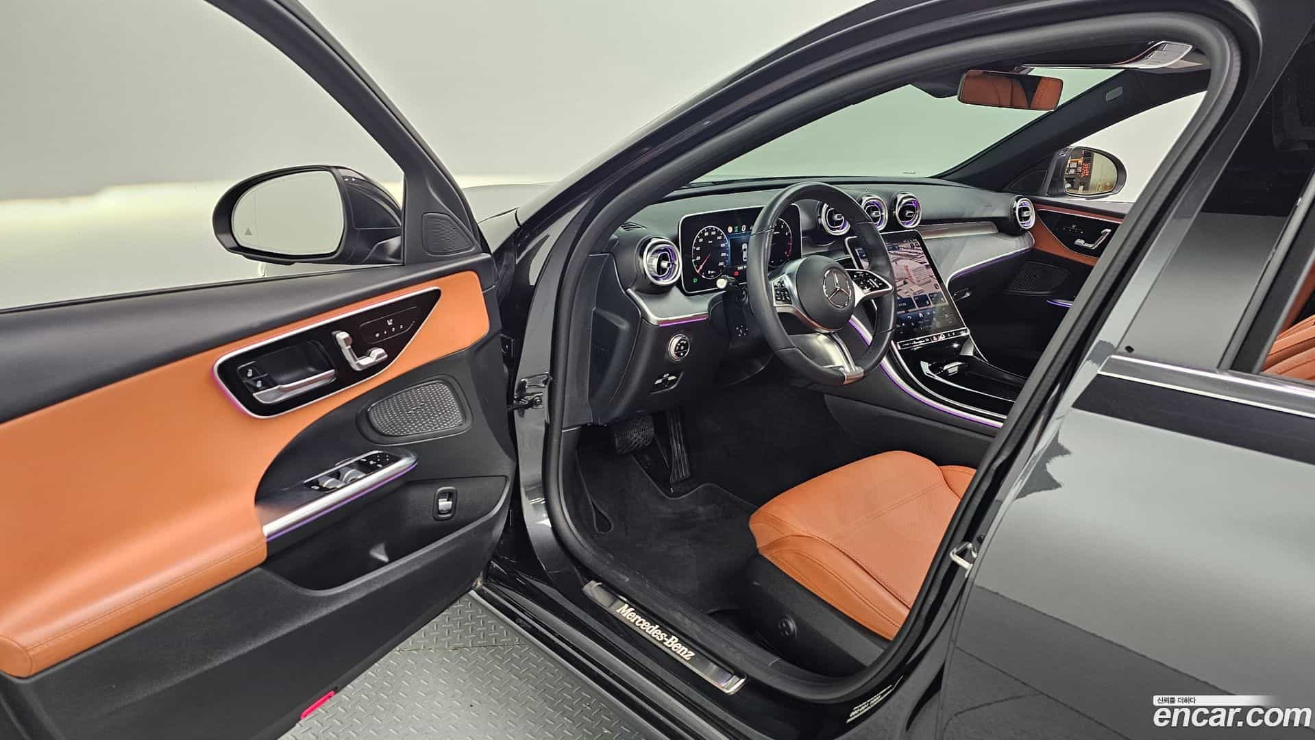 C-Class Mercedes-Benz 2023.8-INNER-036