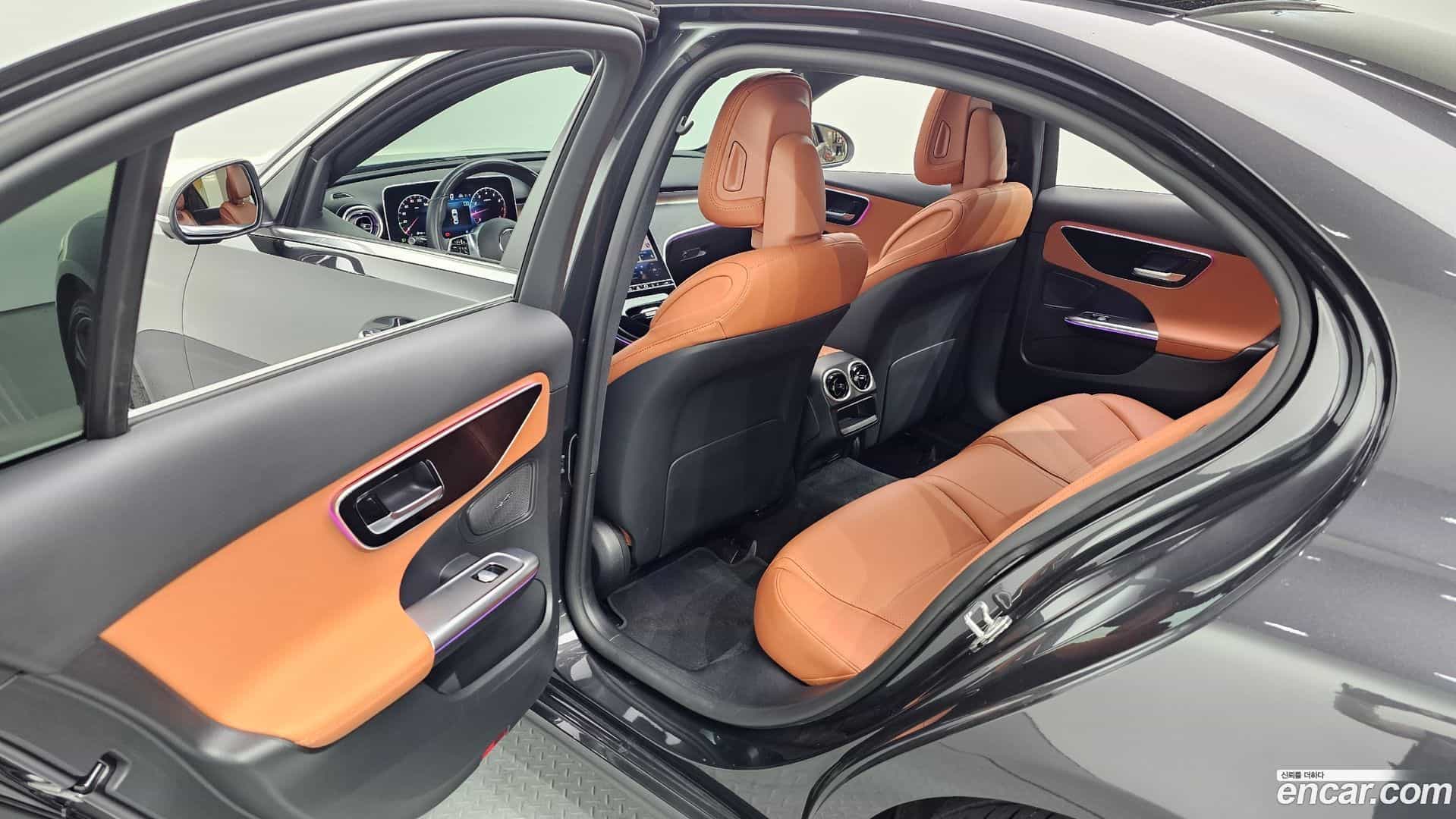 C-Class Mercedes-Benz 2023.8-OPTION-040